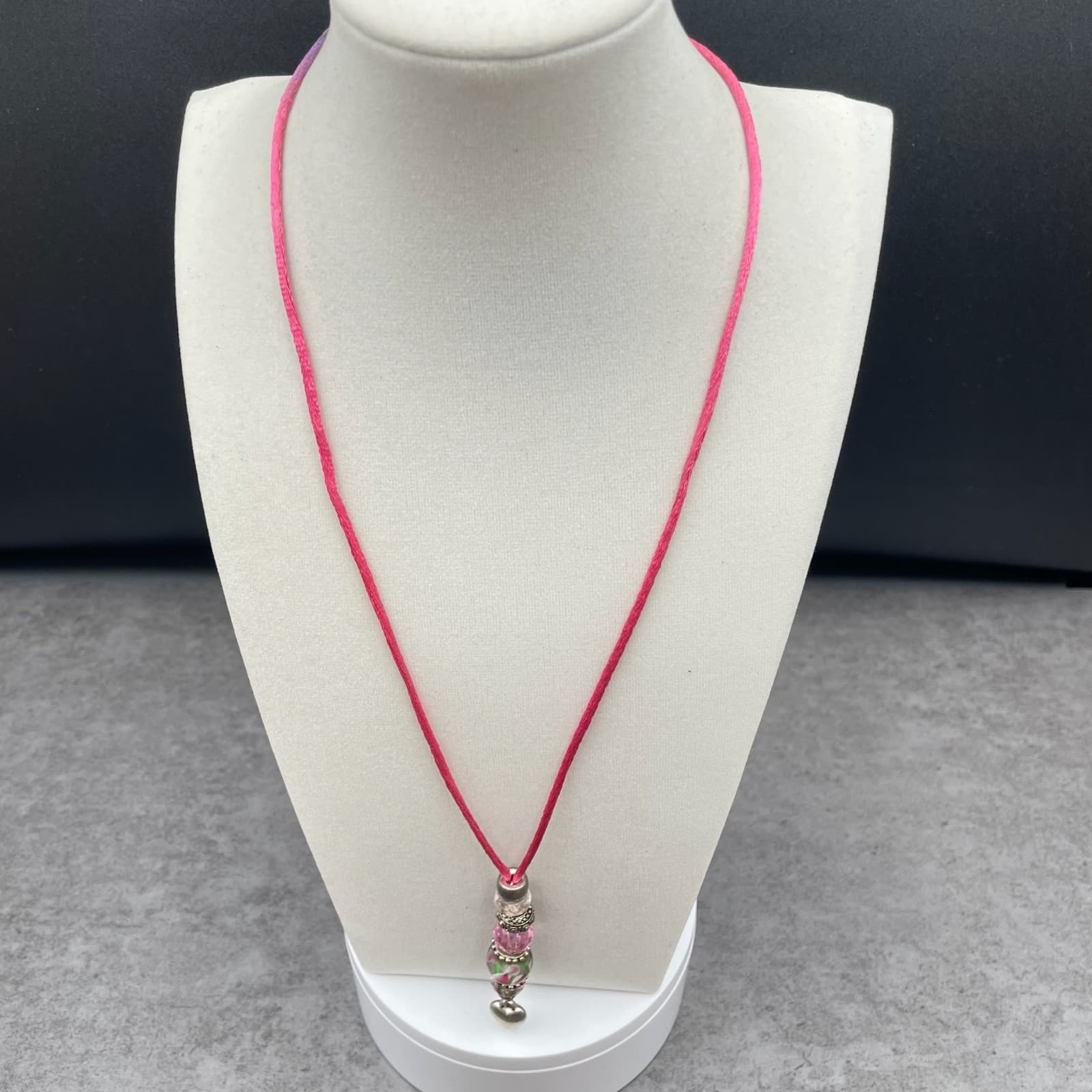 Boho Pink Whimsical Inlay Floral Faceted Glass Beads Heart Pendant Cord Necklace - Image 1