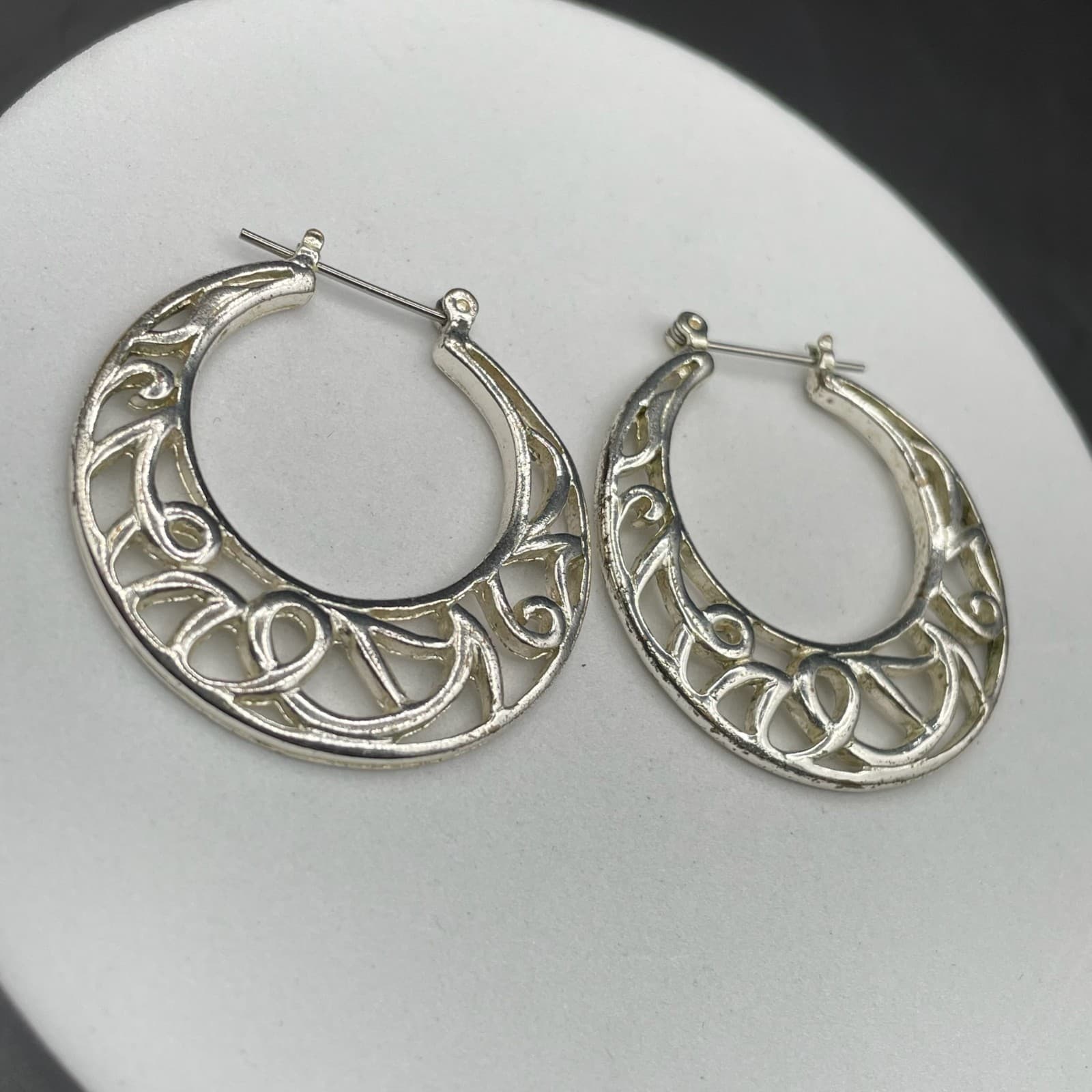 Silver Tone Filigree Hoop Earrings Boho Cutout Crescent Style - Thumbnail 4