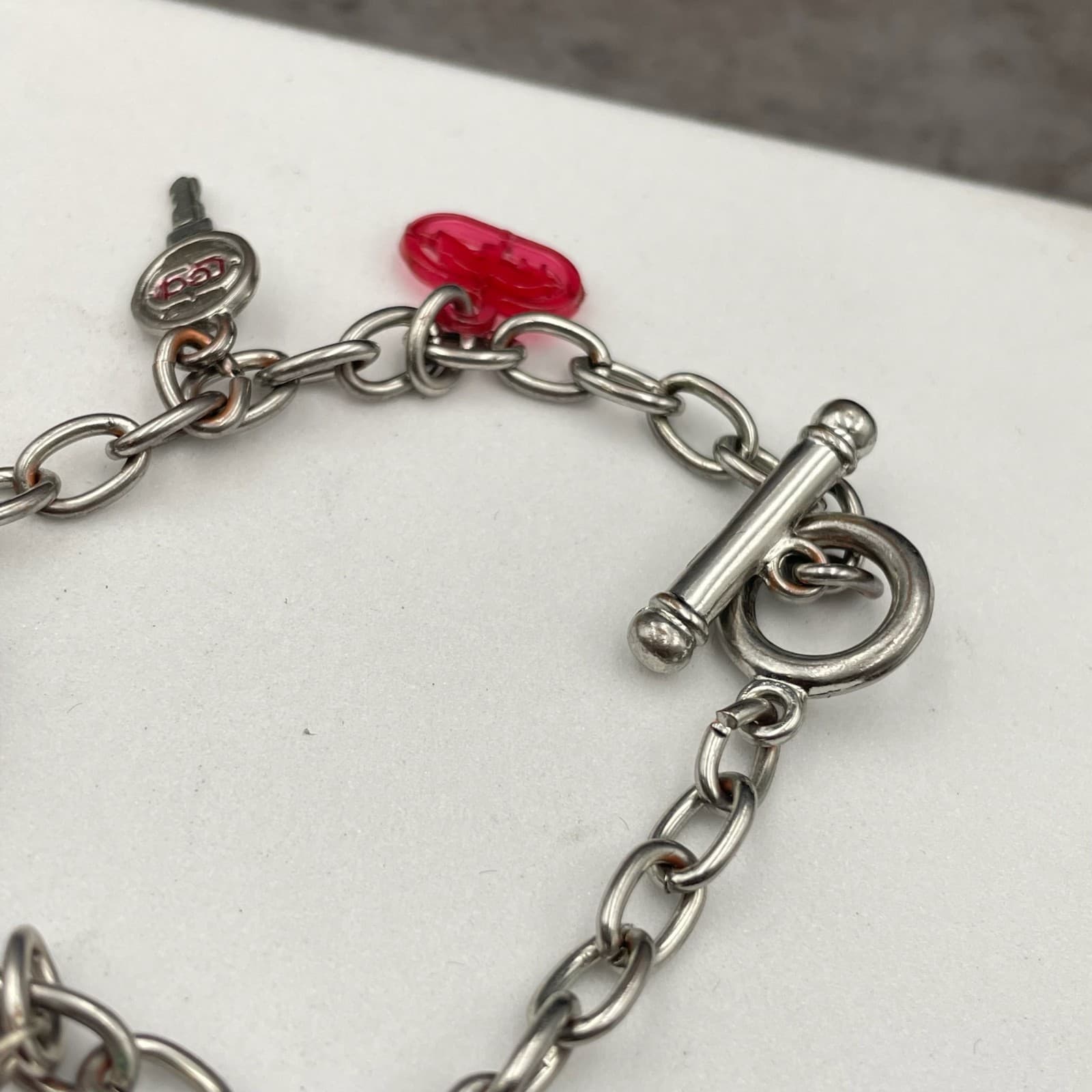 Ecko Red Y2K Silver-Tone Oval Link Chain Heart Charm Toggle Clasp Bracelet - Thumbnail 5