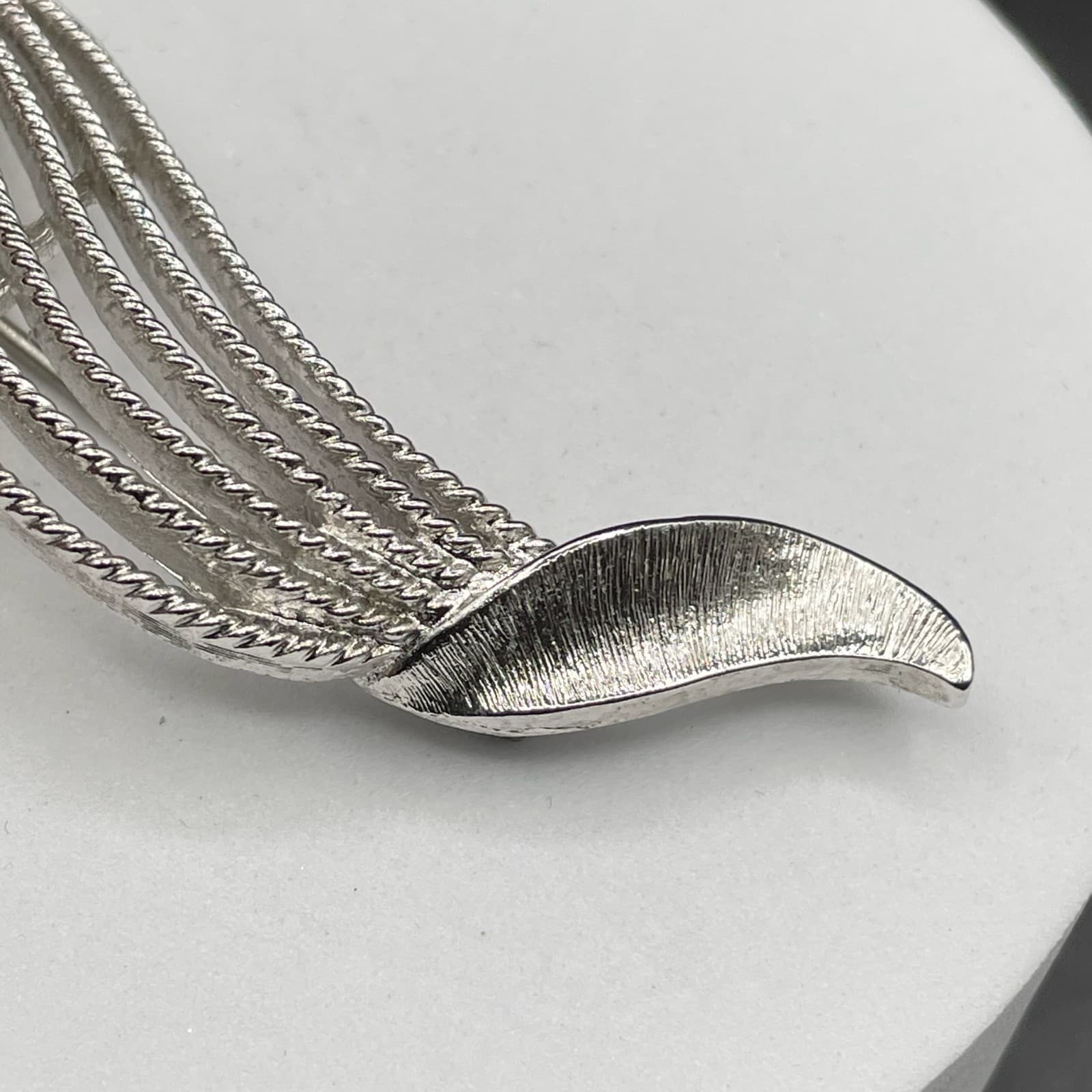 Silver Tone Ribbon Swirl Brooch Textured Layered Vintage Style - Thumbnail 4