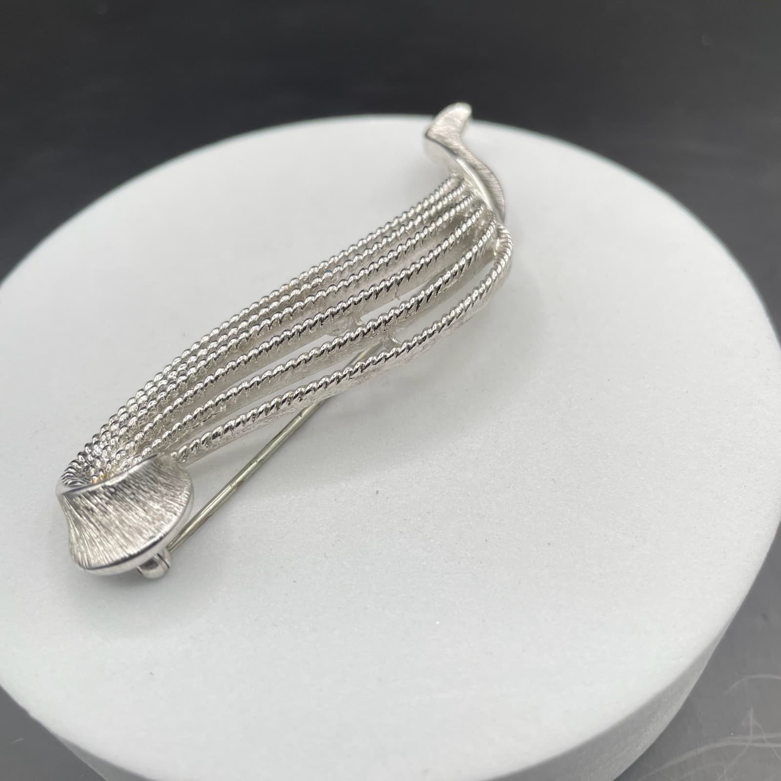 Silver Tone Ribbon Swirl Brooch Textured Layered Vintage Style - Thumbnail 10