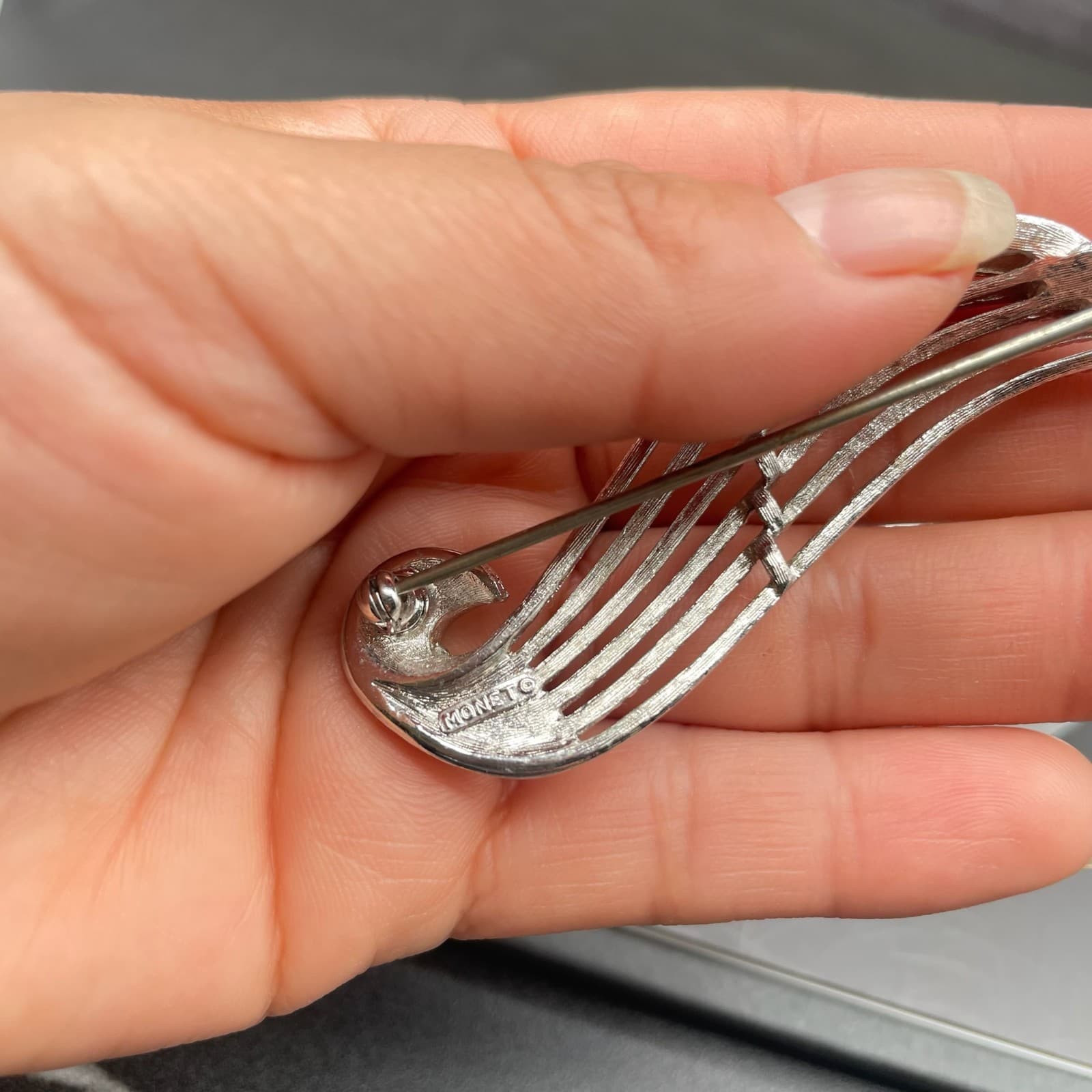 Silver Tone Ribbon Swirl Brooch Textured Layered Vintage Style - Thumbnail 2