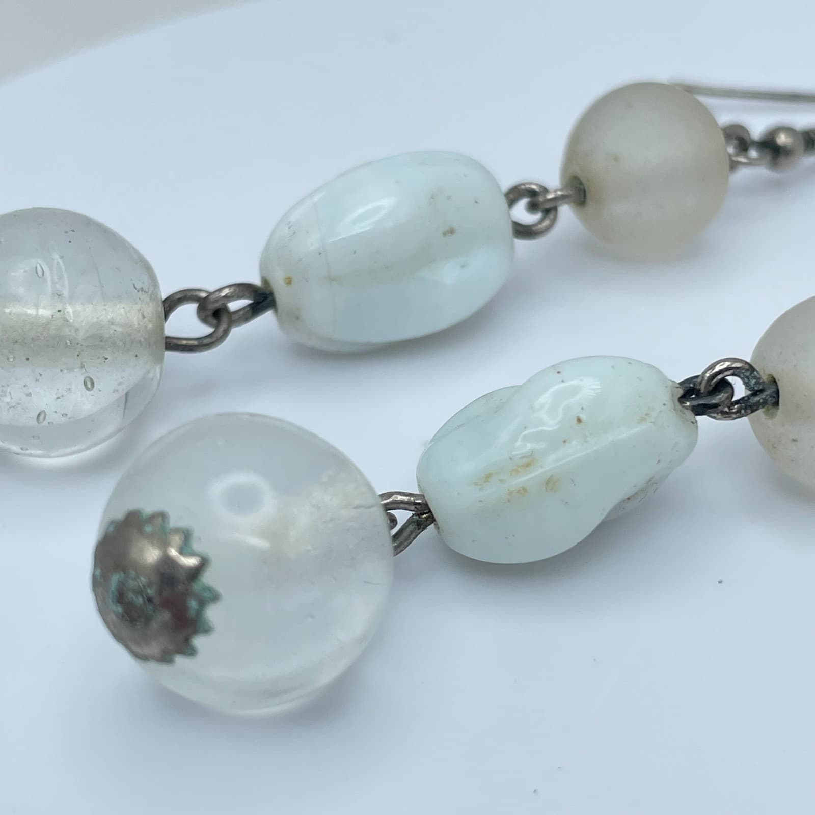 Vintage 90s White & Clear Glass Beaded Silver Tone Dangle Earrings Jewelry - Thumbnail 3