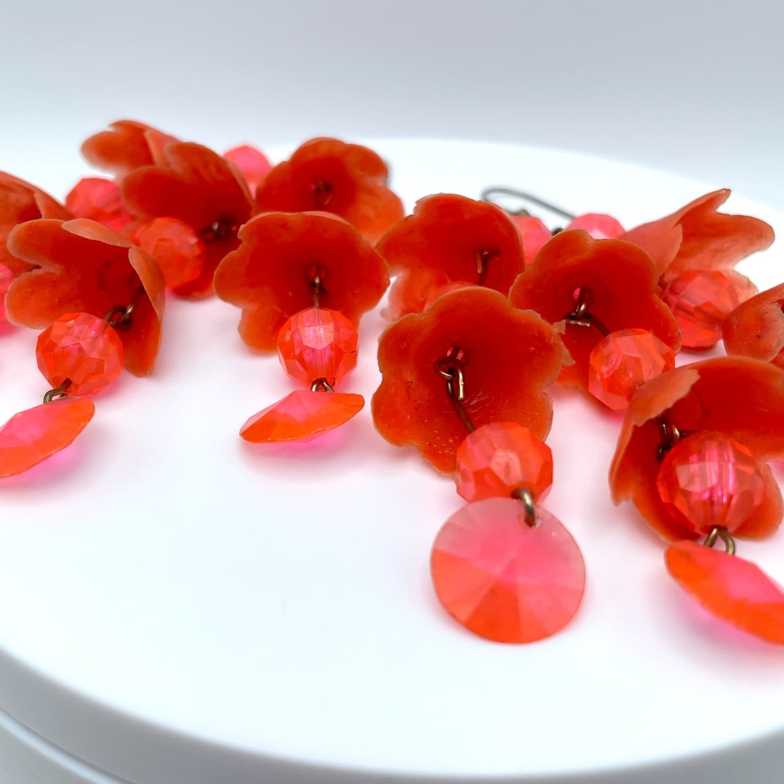 Vintage 90s Pink Resin Beaded Floral Dangle Earrings Women's Classic Jewelry - Thumbnail 2