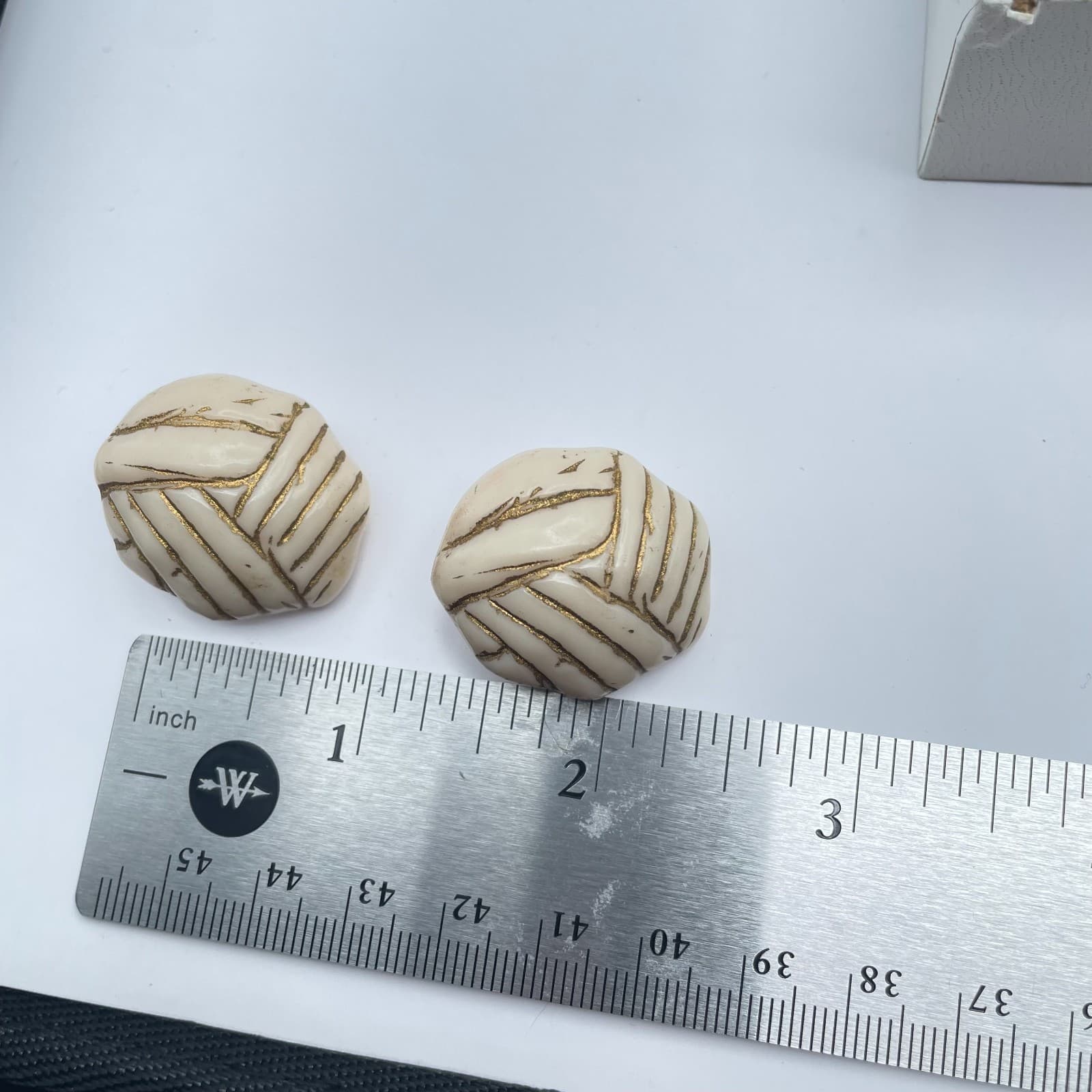 Vintage 80s Cream & Gold Tone Geometric Textured Clip On Earrings Jewelry - Thumbnail 11