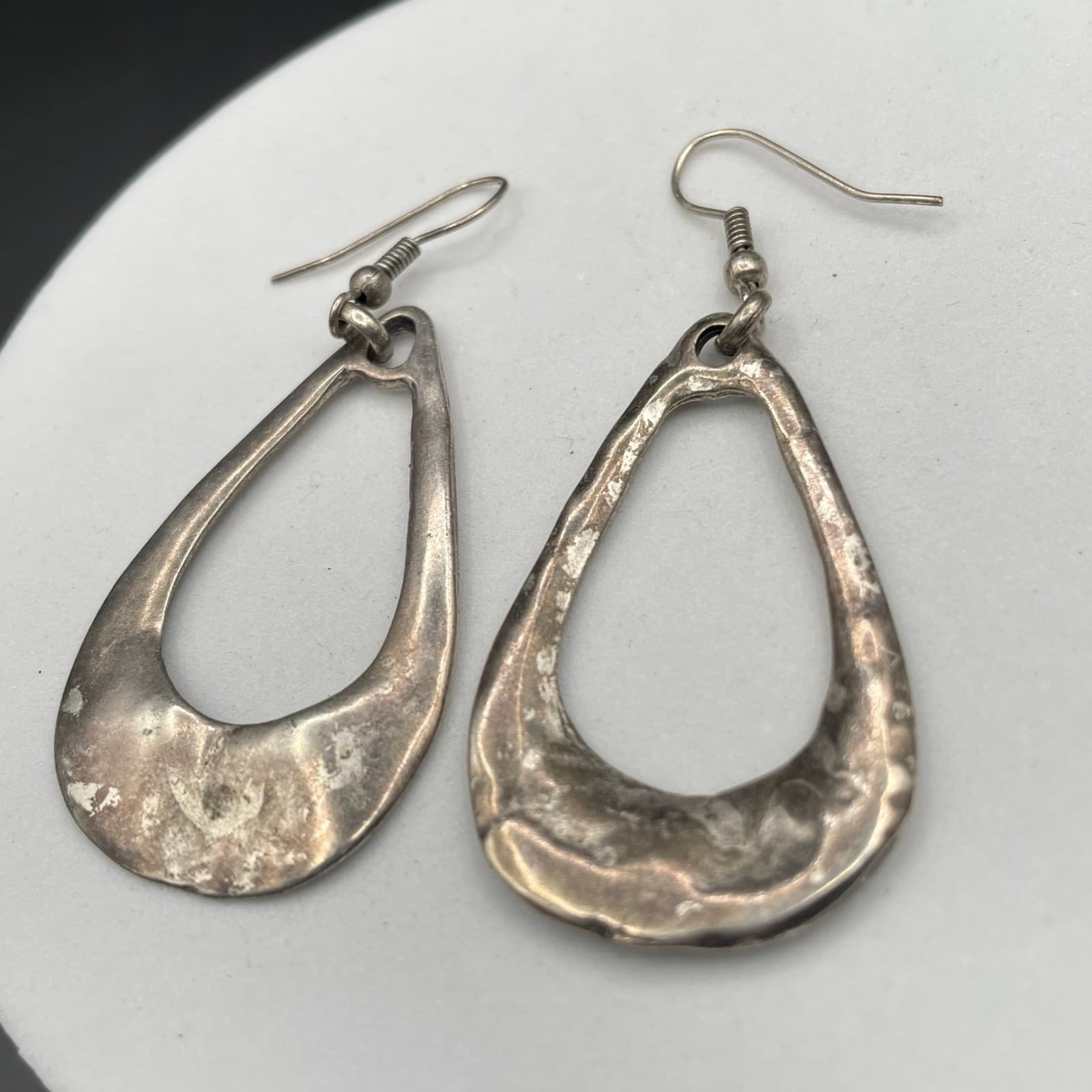 Silver Tone Hammered Teardrop Dangle Earrings Organic Modern Style - Thumbnail 6