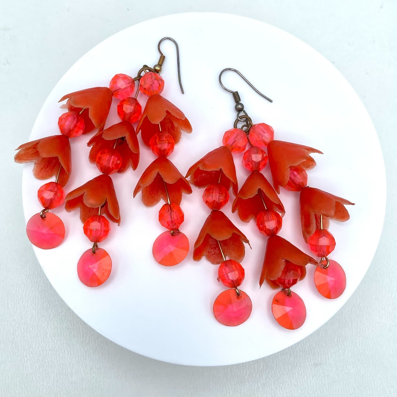 Vintage 90s Pink Resin Beaded Floral Dangle Earrings Women's Classic Jewelry - Image 1