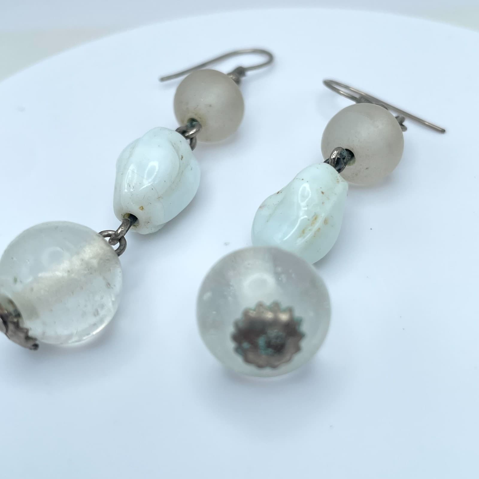 Vintage 90s White & Clear Glass Beaded Silver Tone Dangle Earrings Jewelry - Thumbnail 2