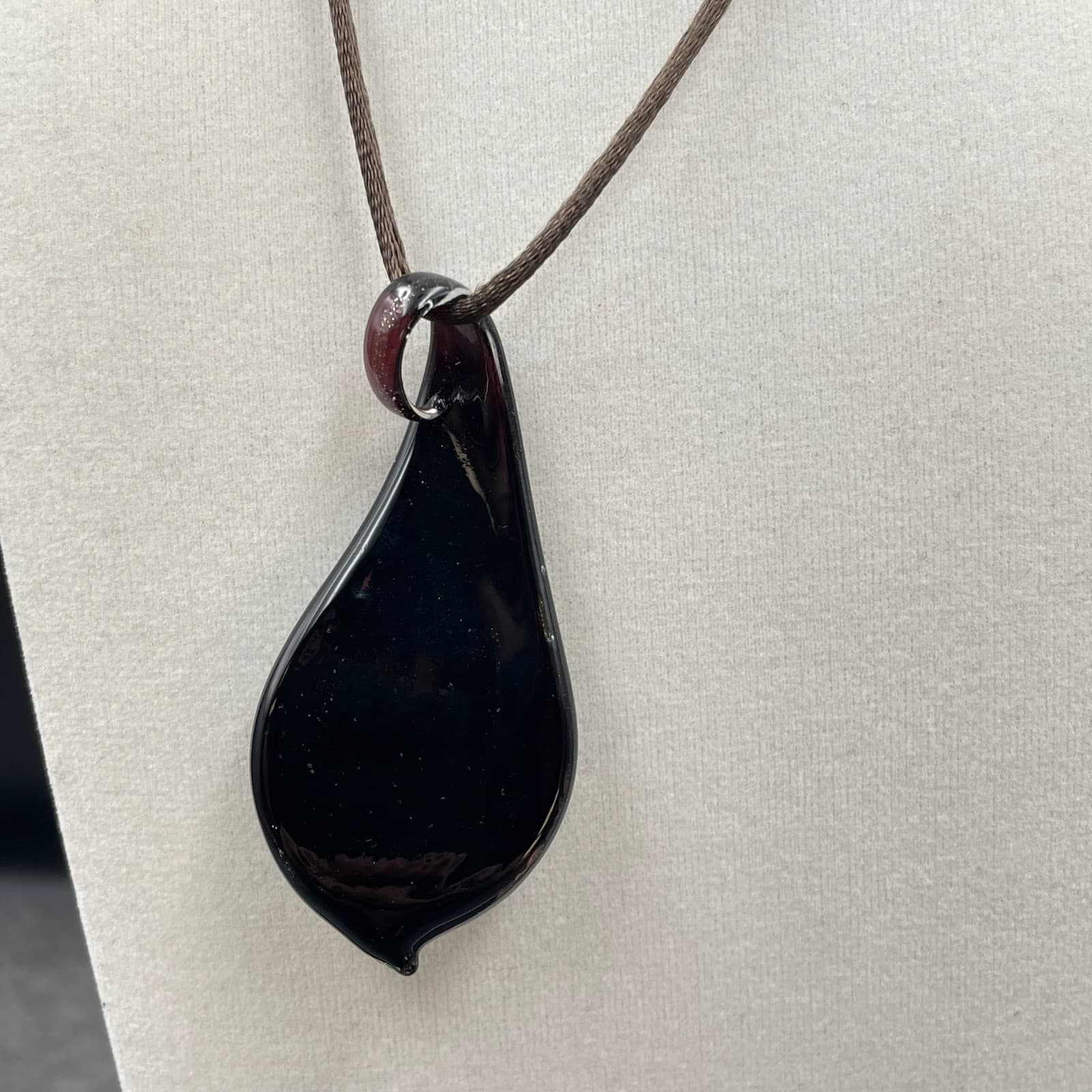 Black Lampwork Botanical Borosilicate Glass Blooming Flower Pendant Necklace - Thumbnail 5