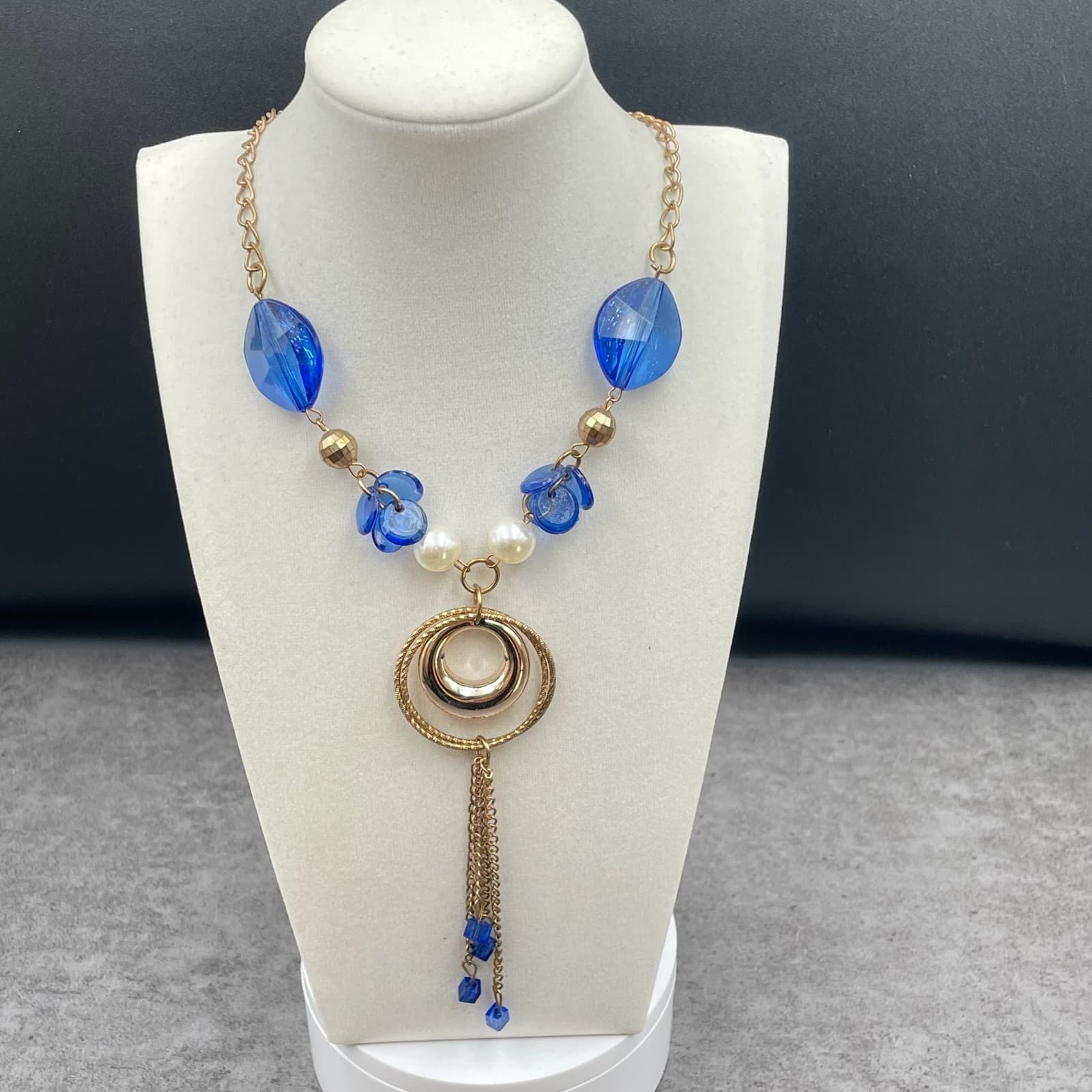 Gold-Tone Pearl Faceted Glass Beads Circular Pendant Tassel Statement Necklace - Image 1