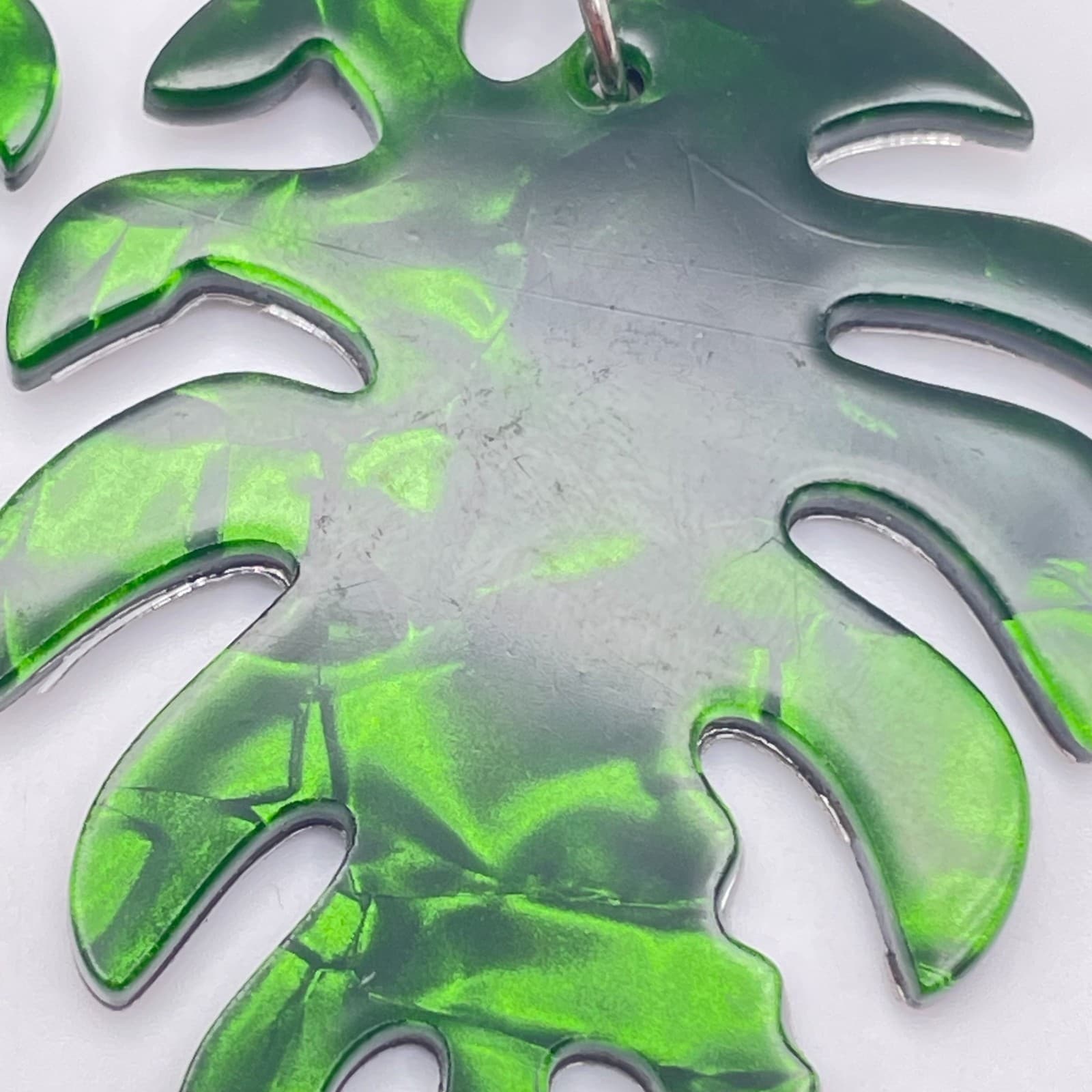 Vintage Y2K Green & Black Resin Monstera Leaf Dangle Earring Silver Tone Jewelry - Thumbnail 7