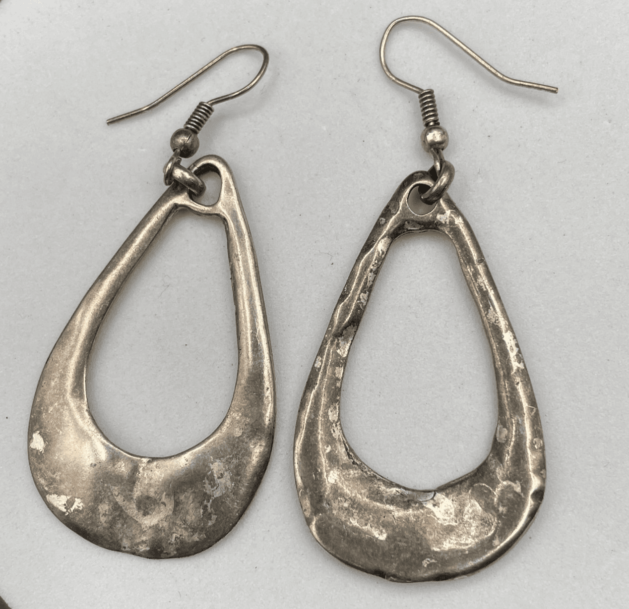 Silver Tone Hammered Teardrop Dangle Earrings Organic Modern Style - Image 1