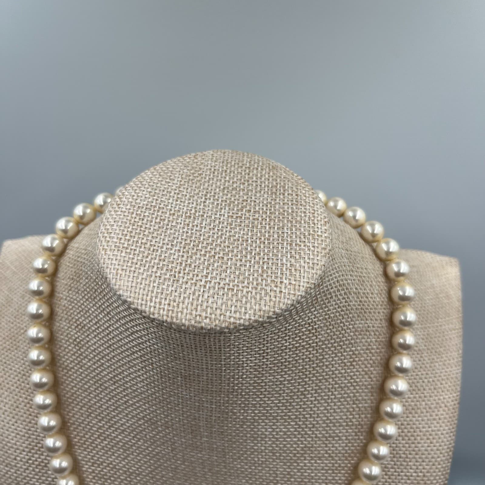 Vintage Cream Classic Fashion Mother of Pearls Beaded Hand-Knotted Necklace - Thumbnail 2