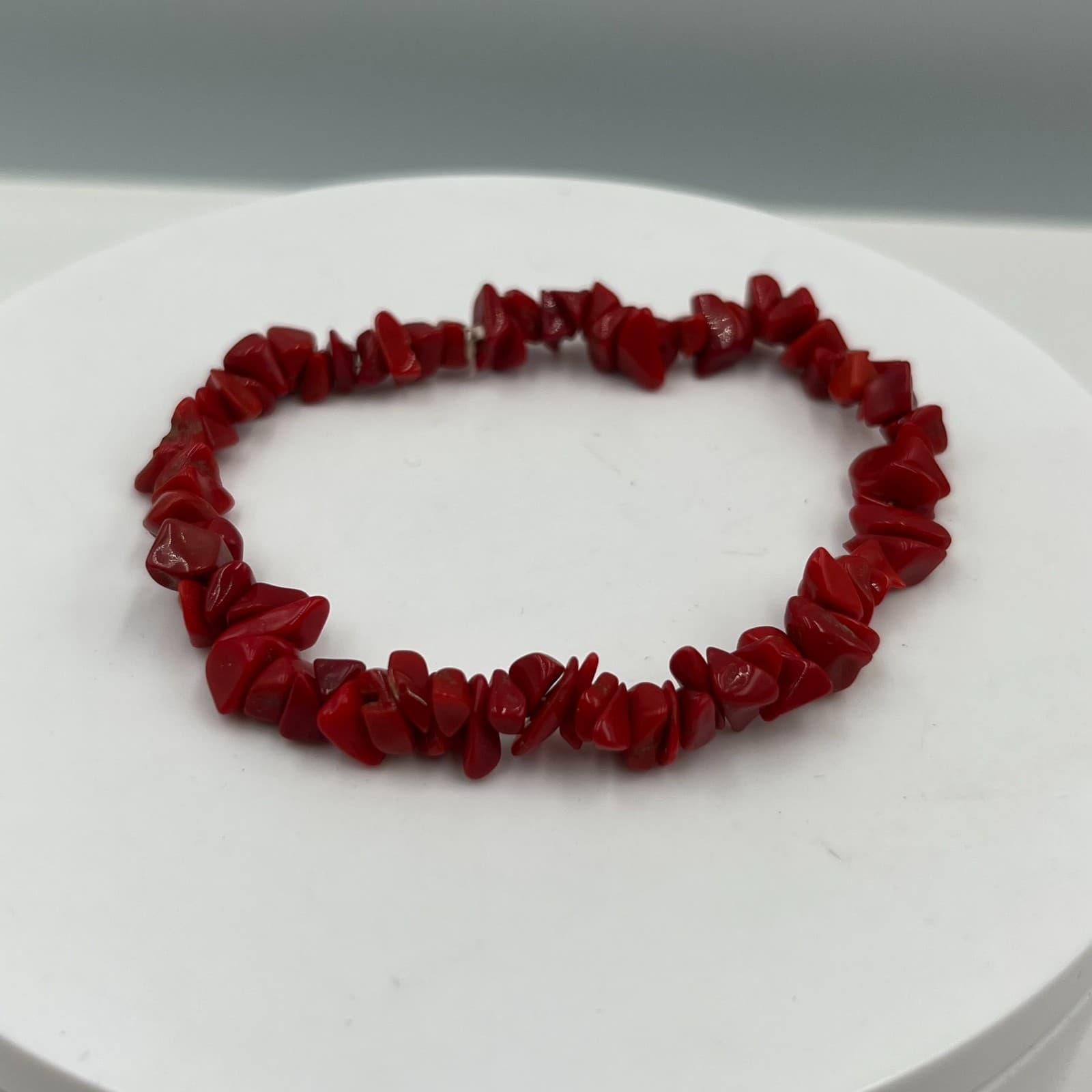 Vintage Y2K Elasticized Cord Randomized Mosaic Red Coral Chip Stretch Bracelet - Thumbnail 2
