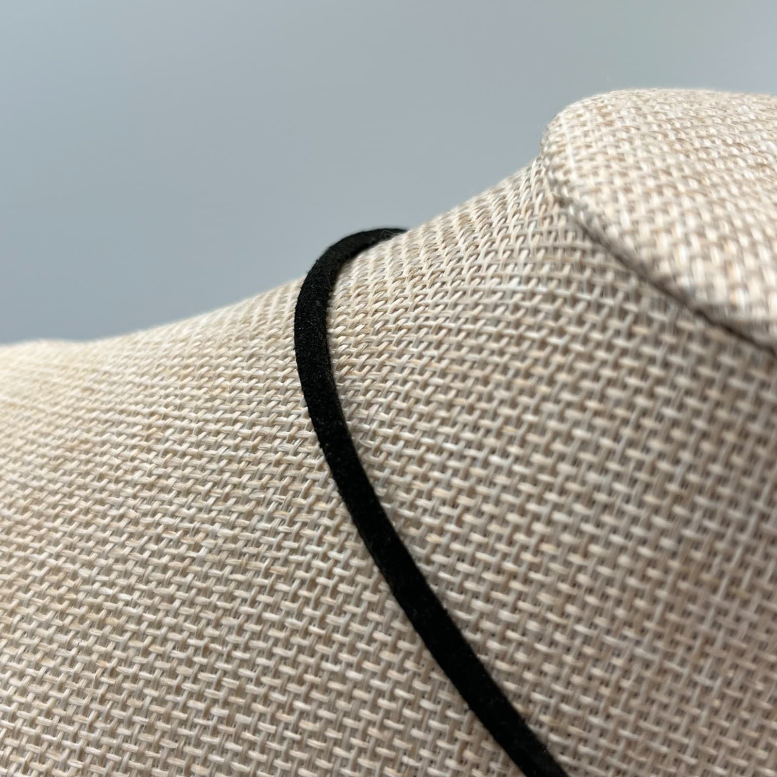 Grunge Revival Gold-Tone Black Velvet Cord Chain Tassel Pendant Choker Necklace - Thumbnail 2