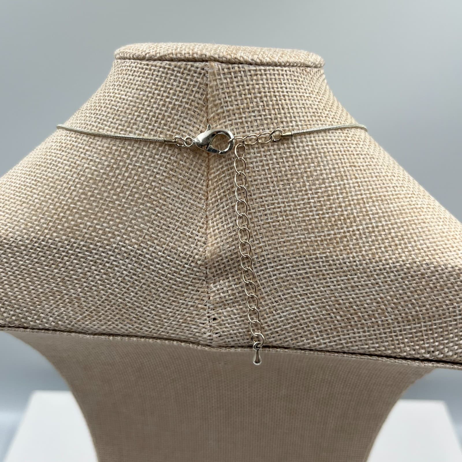 VTG Silver-Tone Fashion Snake Chain Sculptural Open Teardrop Pendant Necklace - Thumbnail 5