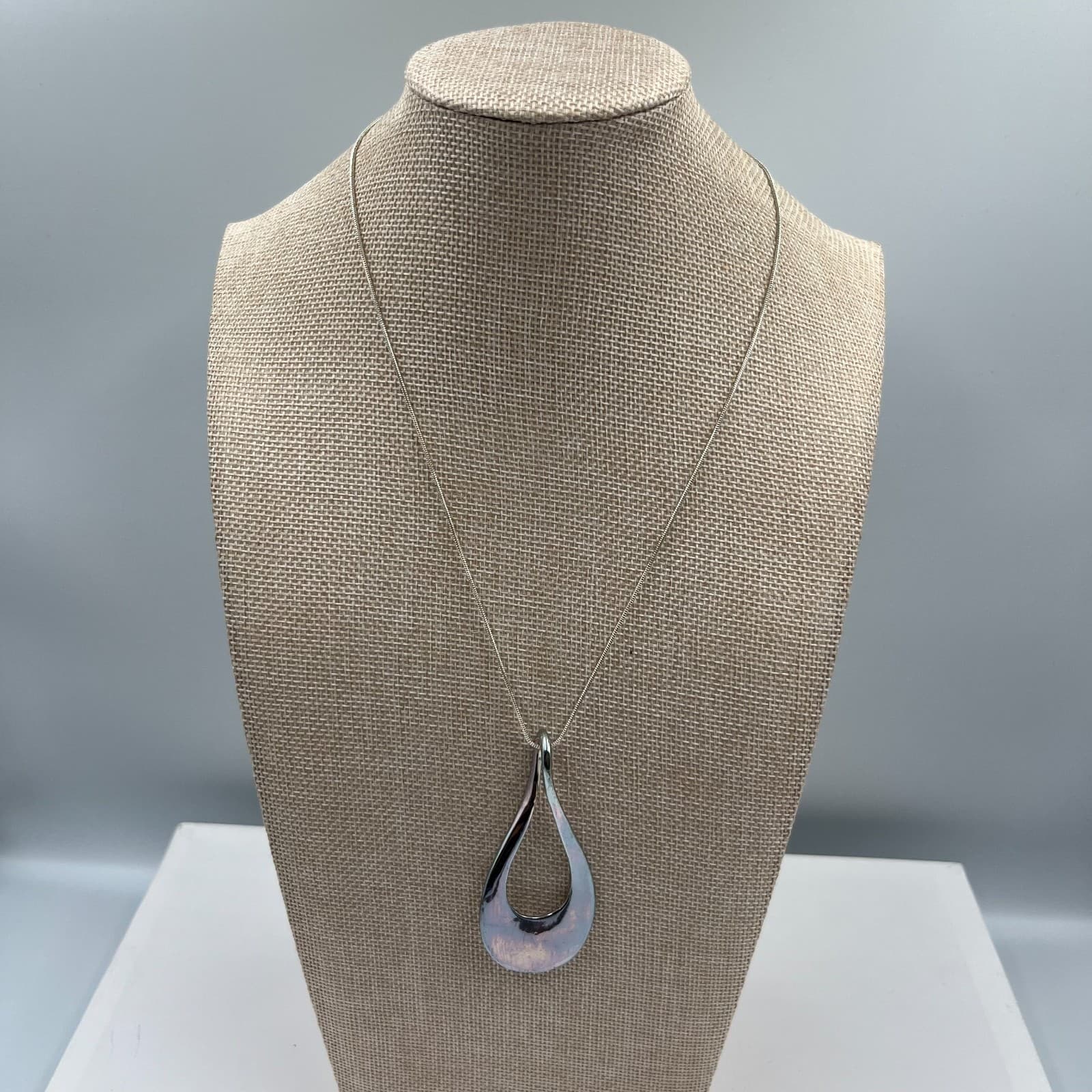 VTG Silver-Tone Fashion Snake Chain Sculptural Open Teardrop Pendant Necklace - Thumbnail 2