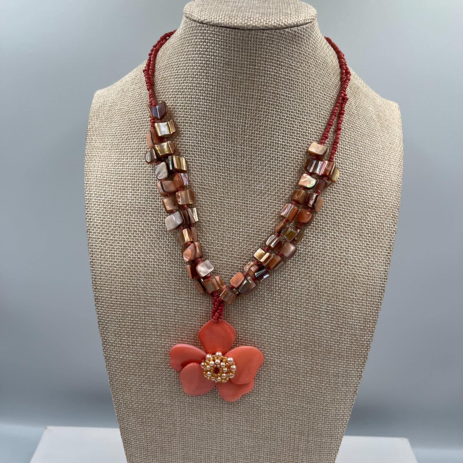 VTG Red Peach Iridescent Shell Chunk Pearl Salmon Pink Flower Pendant Necklace - Thumbnail 2