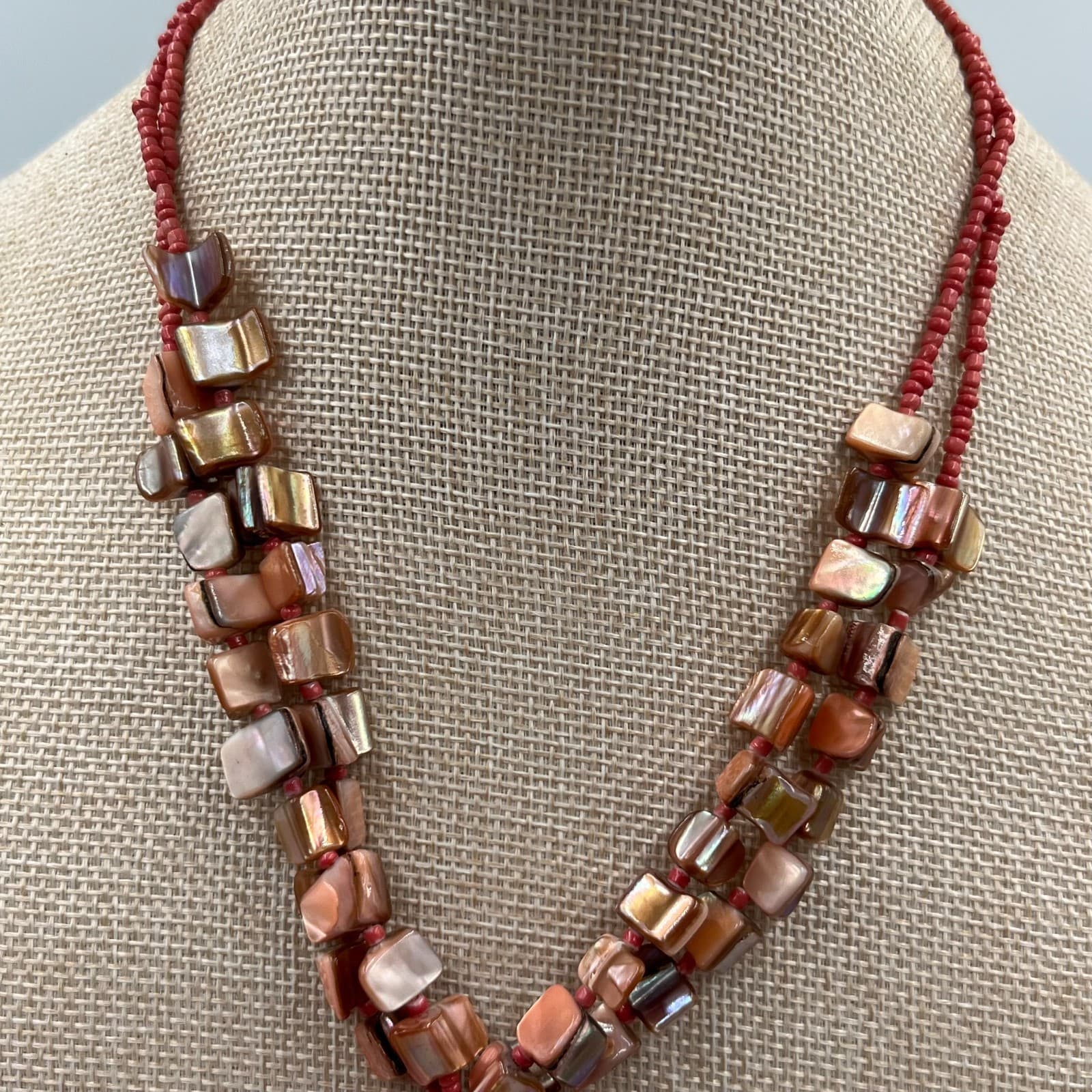 VTG Red Peach Iridescent Shell Chunk Pearl Salmon Pink Flower Pendant Necklace - Thumbnail 4