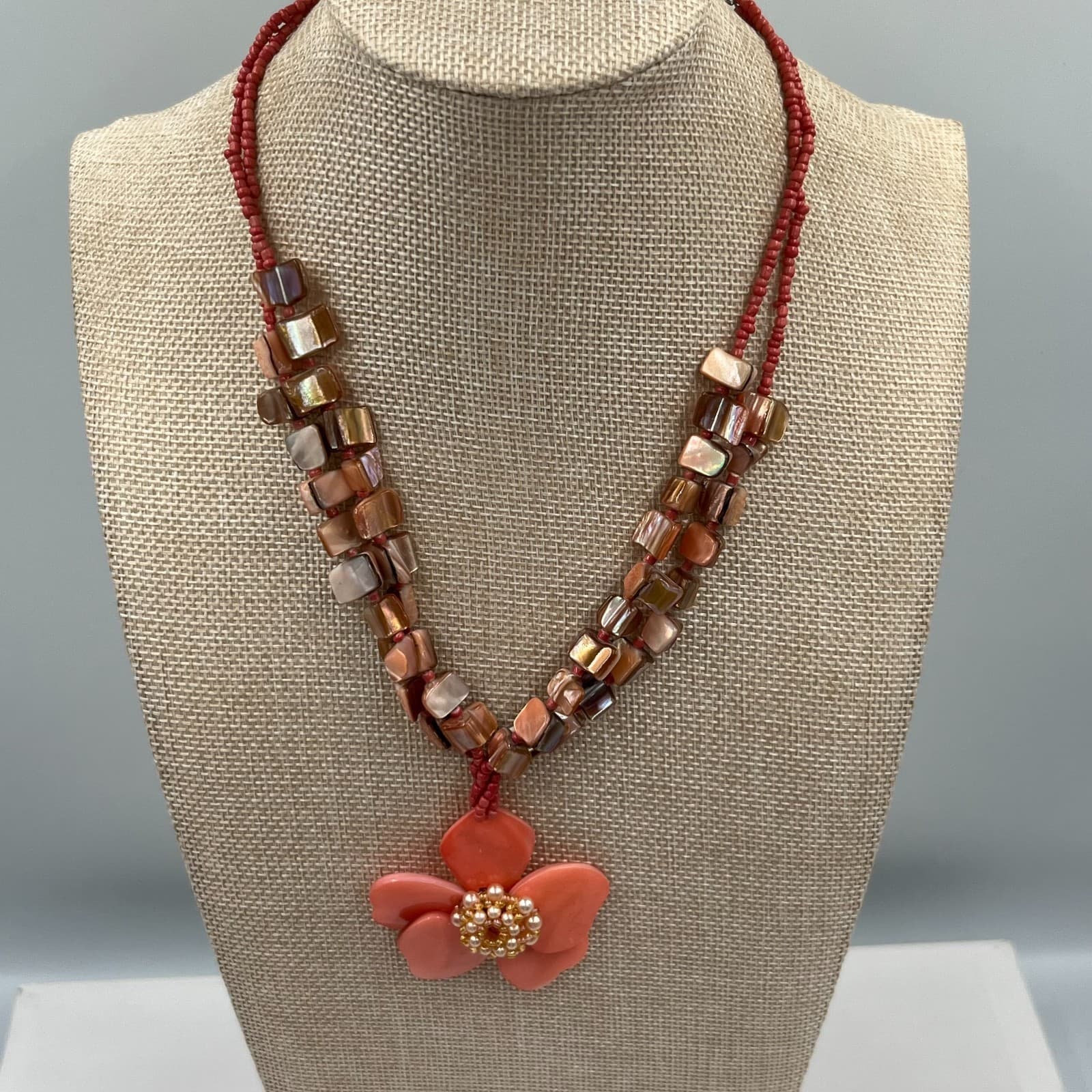 VTG Red Peach Iridescent Shell Chunk Pearl Salmon Pink Flower Pendant Necklace - Thumbnail 5