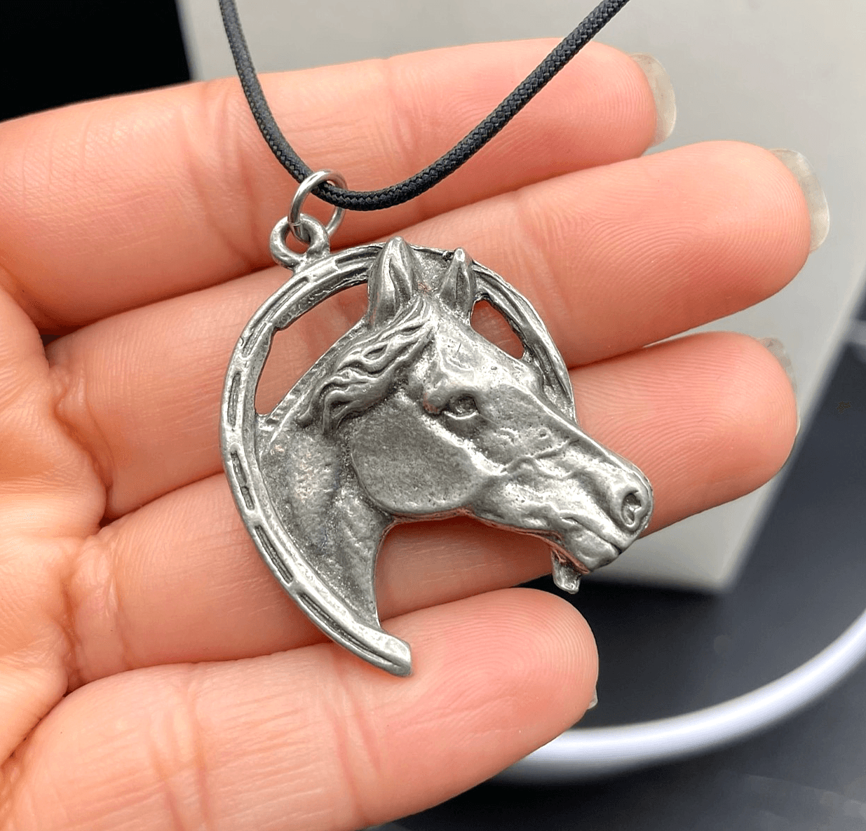 Silver-Tone Black Cord Wisiorek Zawieszka Konik Koń Horse Boho Pendant Necklace - Image 1