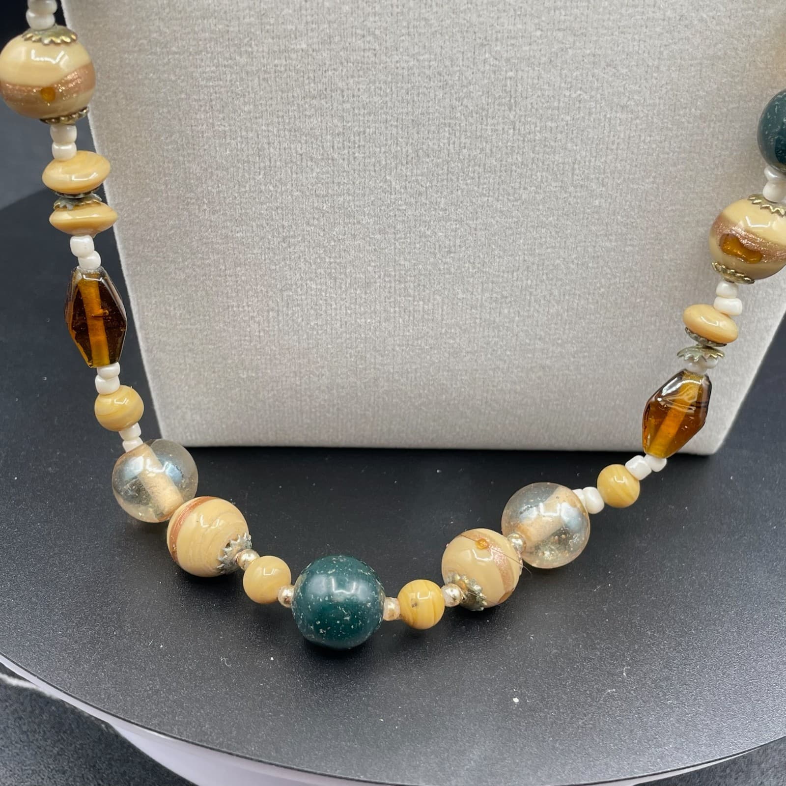 Vintage Beige Classic Fashion Glass Beaded Station Statement Lobster Necklace - Thumbnail 5