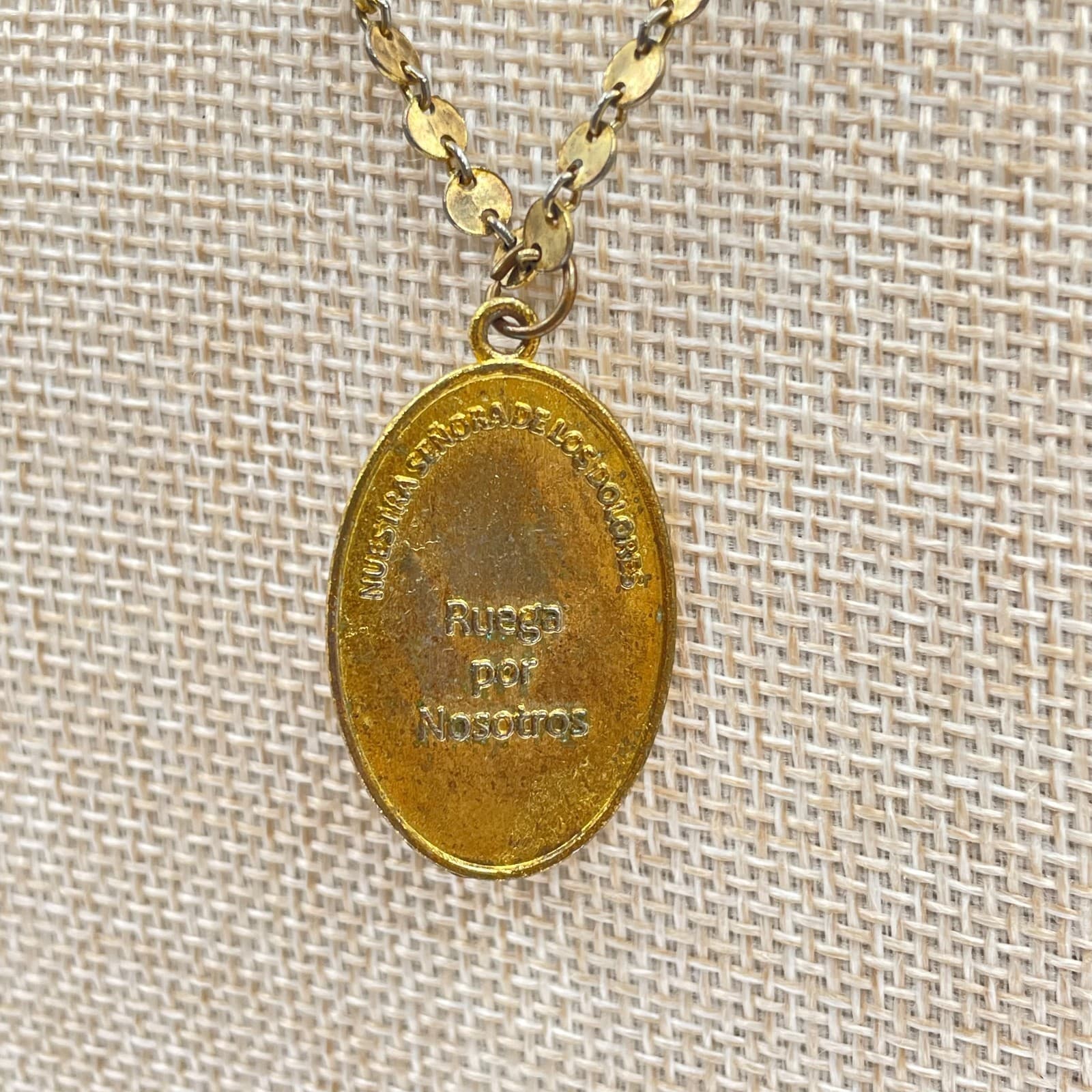Vintage Our Lady of Sorrows Medal Necklace (Spanish) Nuestra Señora de los Dolor - Thumbnail 4