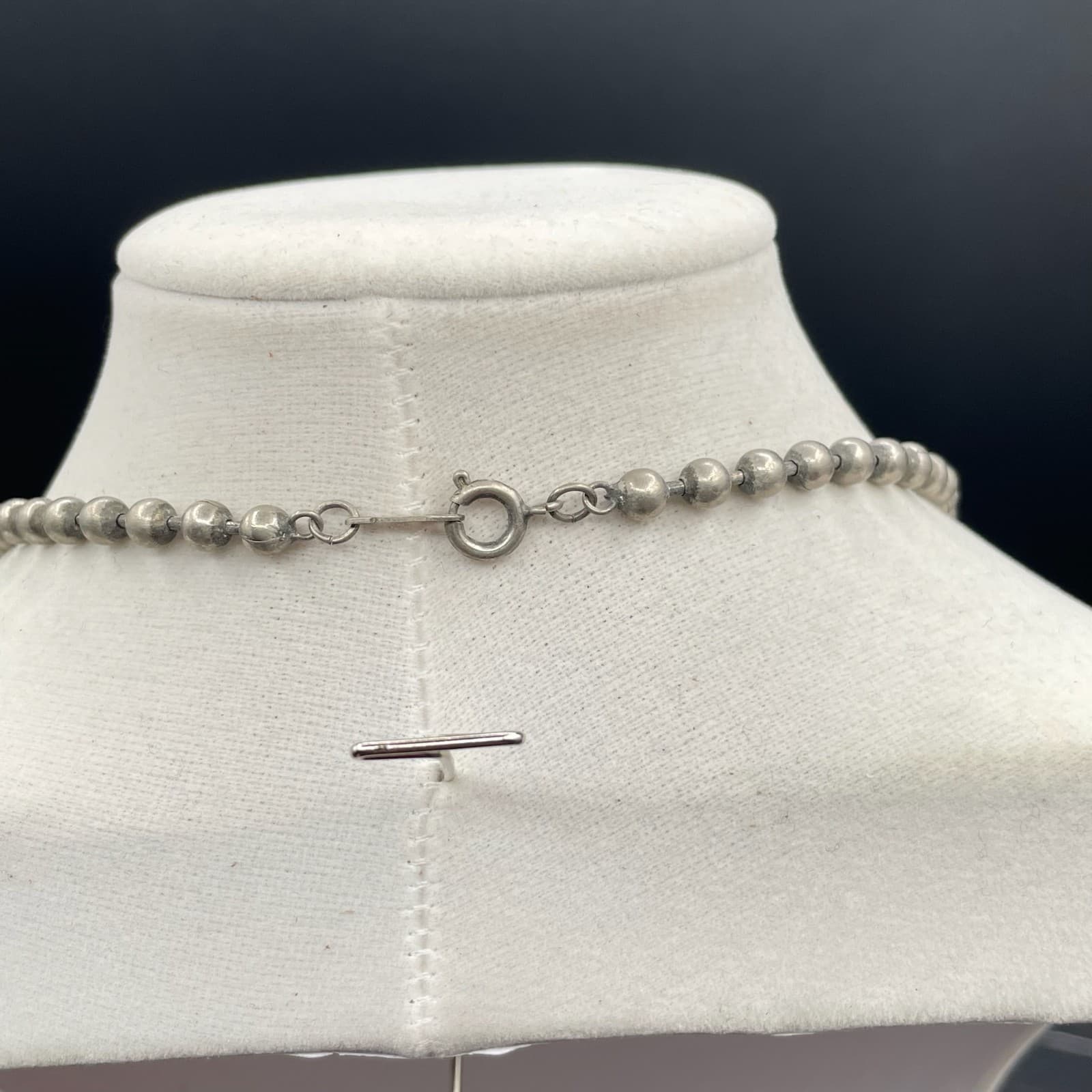 Silver-Tone Classic Mother-Of-Pearl Faceted Glass Beaded Statement Necklace - Thumbnail 10