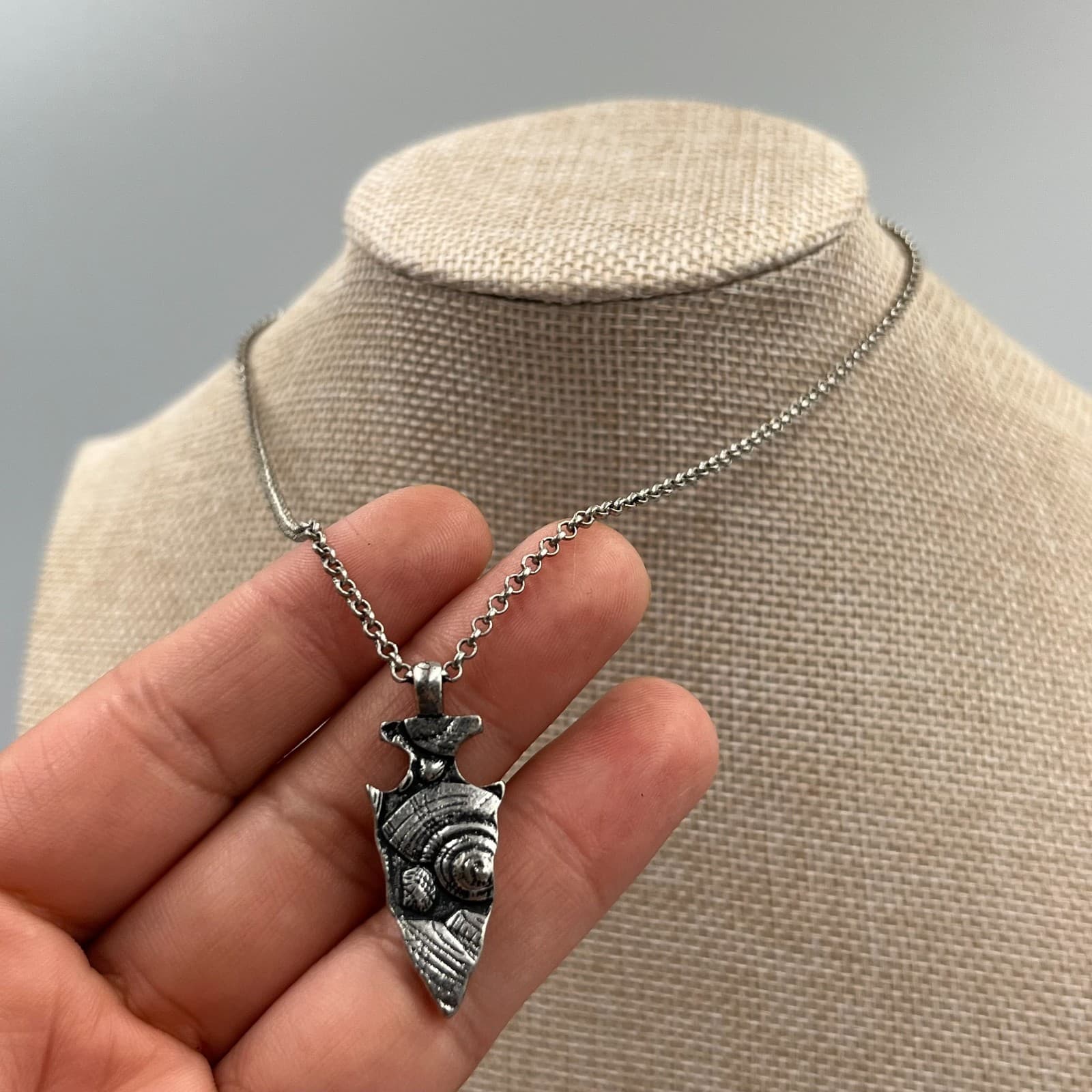 Boho-Chic Silver-Tone Rolo Chain Old West Arrowhead Pendant Lobster Necklace - Thumbnail 5