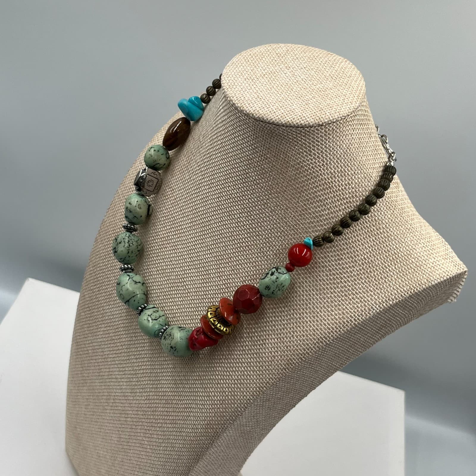 Vintage Silver-Tone Red Green Dyed Howlite Coral Bead Statement Lobster Necklace - Thumbnail 6