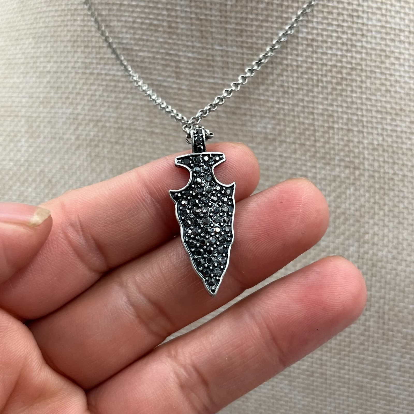 Boho-Chic Silver-Tone Rolo Chain Old West Arrowhead Pendant Lobster Necklace - Thumbnail 4
