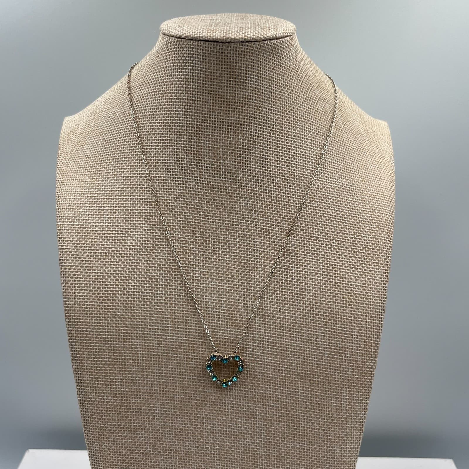 VTG Silver-Tone Teal Faceted Pave-Set Rhinestone Heart Pendant Lobster Necklace - Image 1