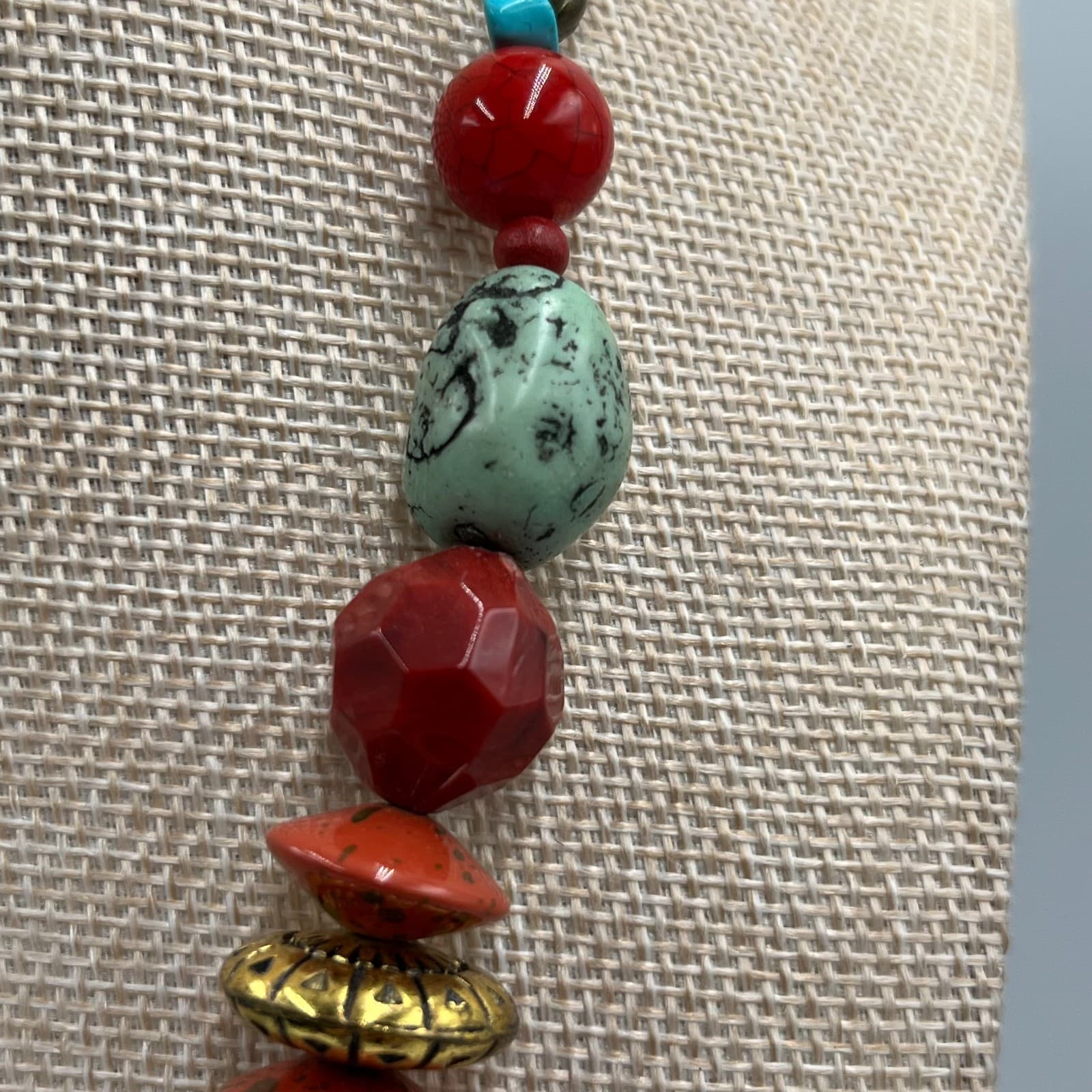 Vintage Silver-Tone Red Green Dyed Howlite Coral Bead Statement Lobster Necklace - Thumbnail 4