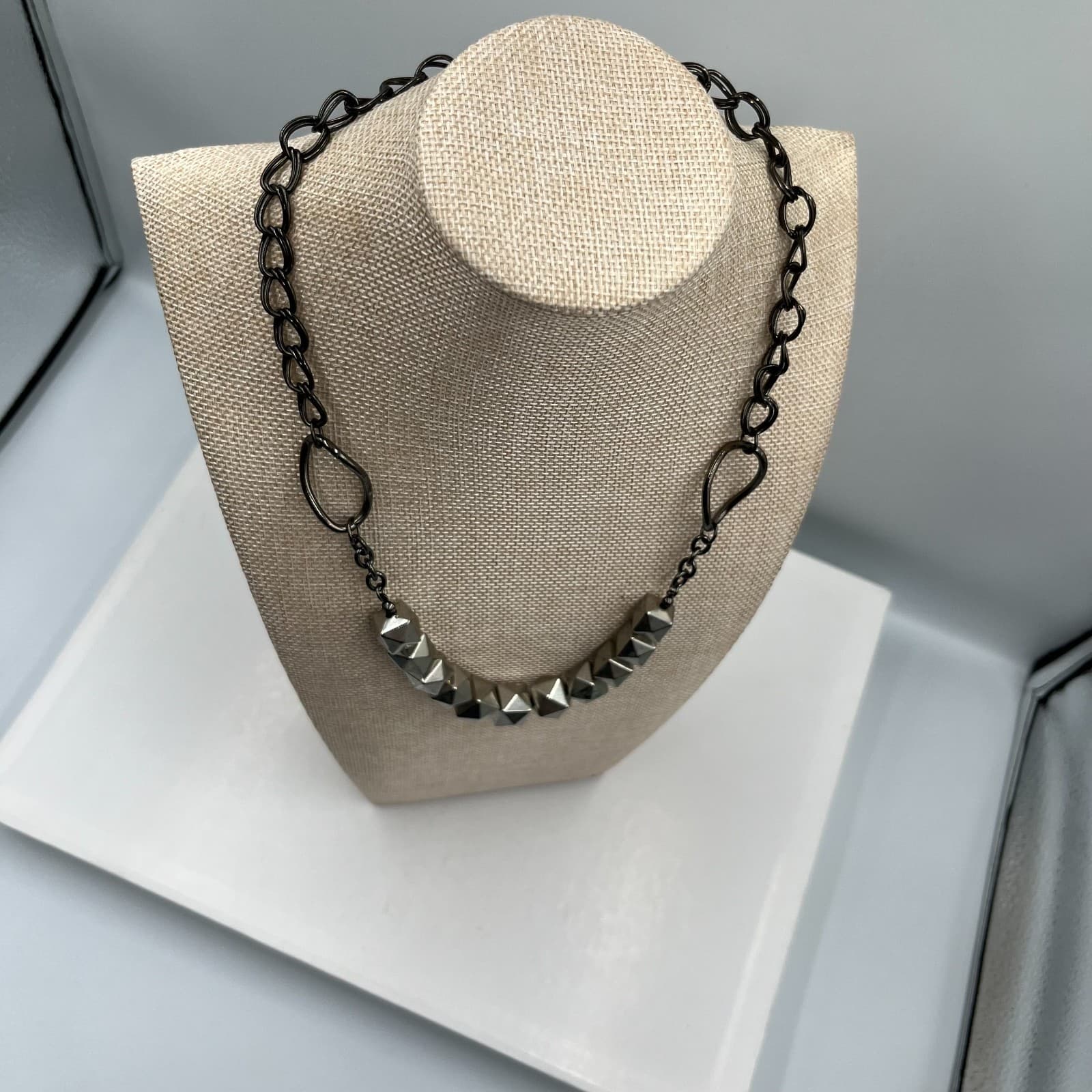Gunmetal-Tone Urban Chic Silver-Tone Faceted Metal Square Beads Lobster Necklace - Thumbnail 6