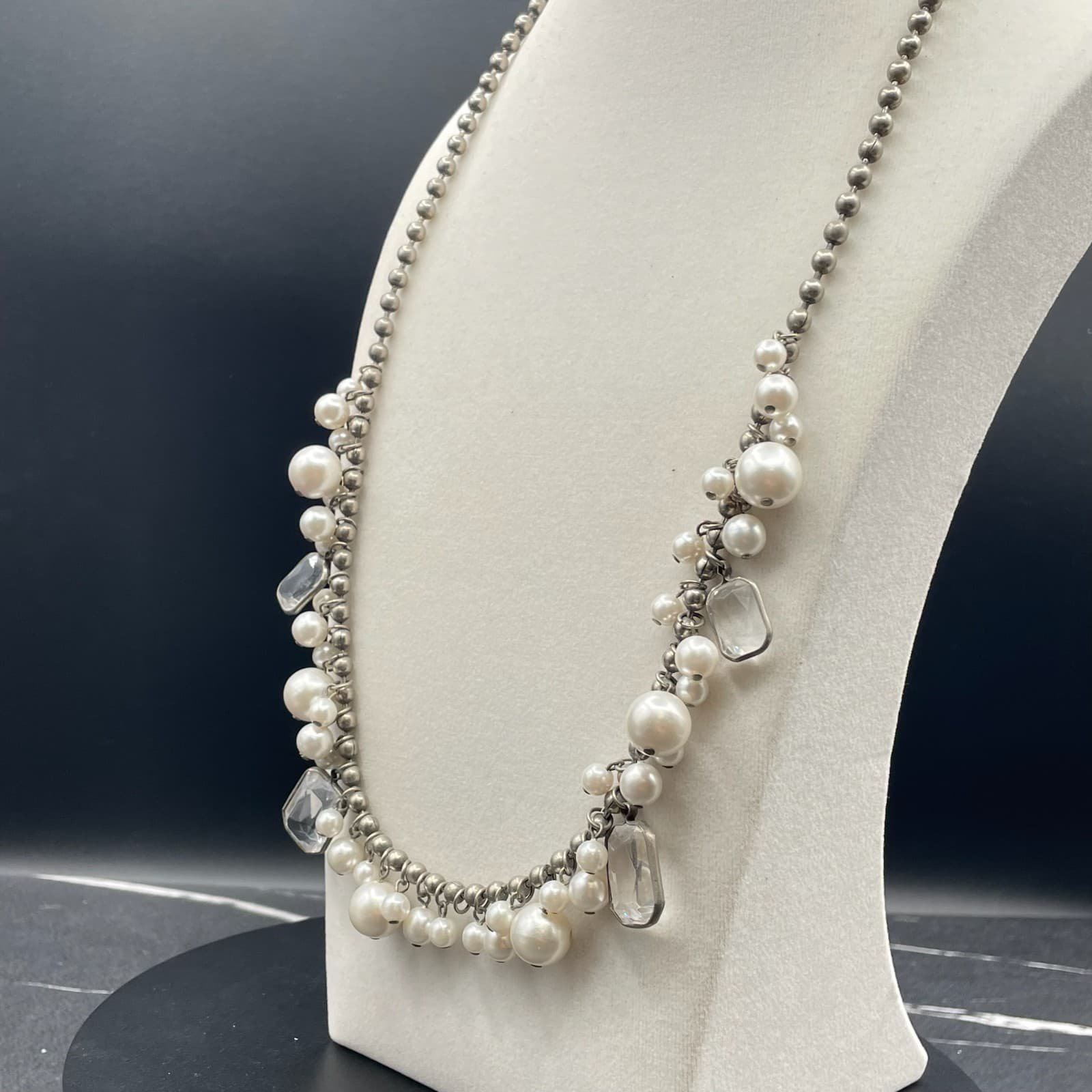 Silver-Tone Classic Mother-Of-Pearl Faceted Glass Beaded Statement Necklace - Thumbnail 9