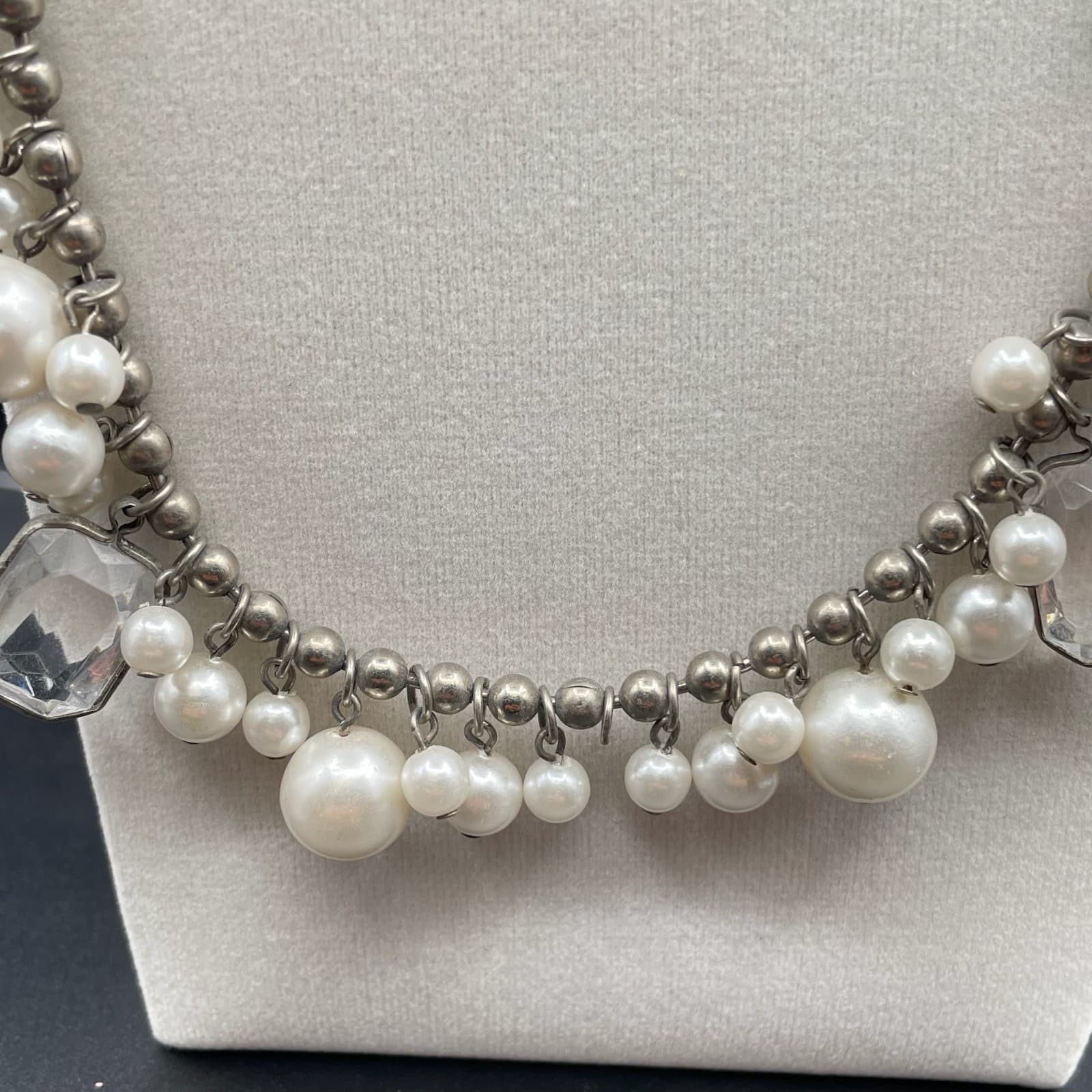 Silver-Tone Classic Mother-Of-Pearl Faceted Glass Beaded Statement Necklace - Thumbnail 6