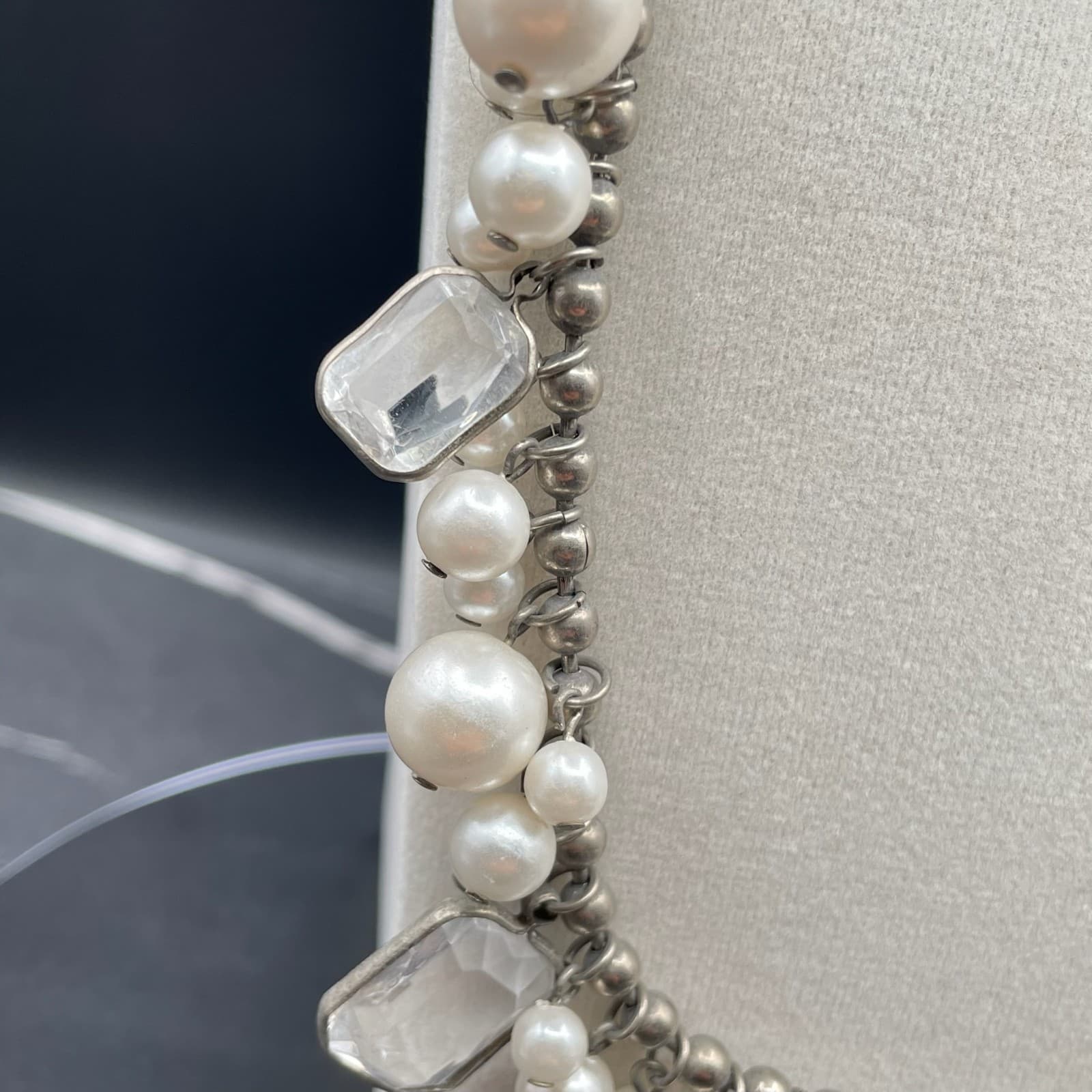 Silver-Tone Classic Mother-Of-Pearl Faceted Glass Beaded Statement Necklace - Thumbnail 7