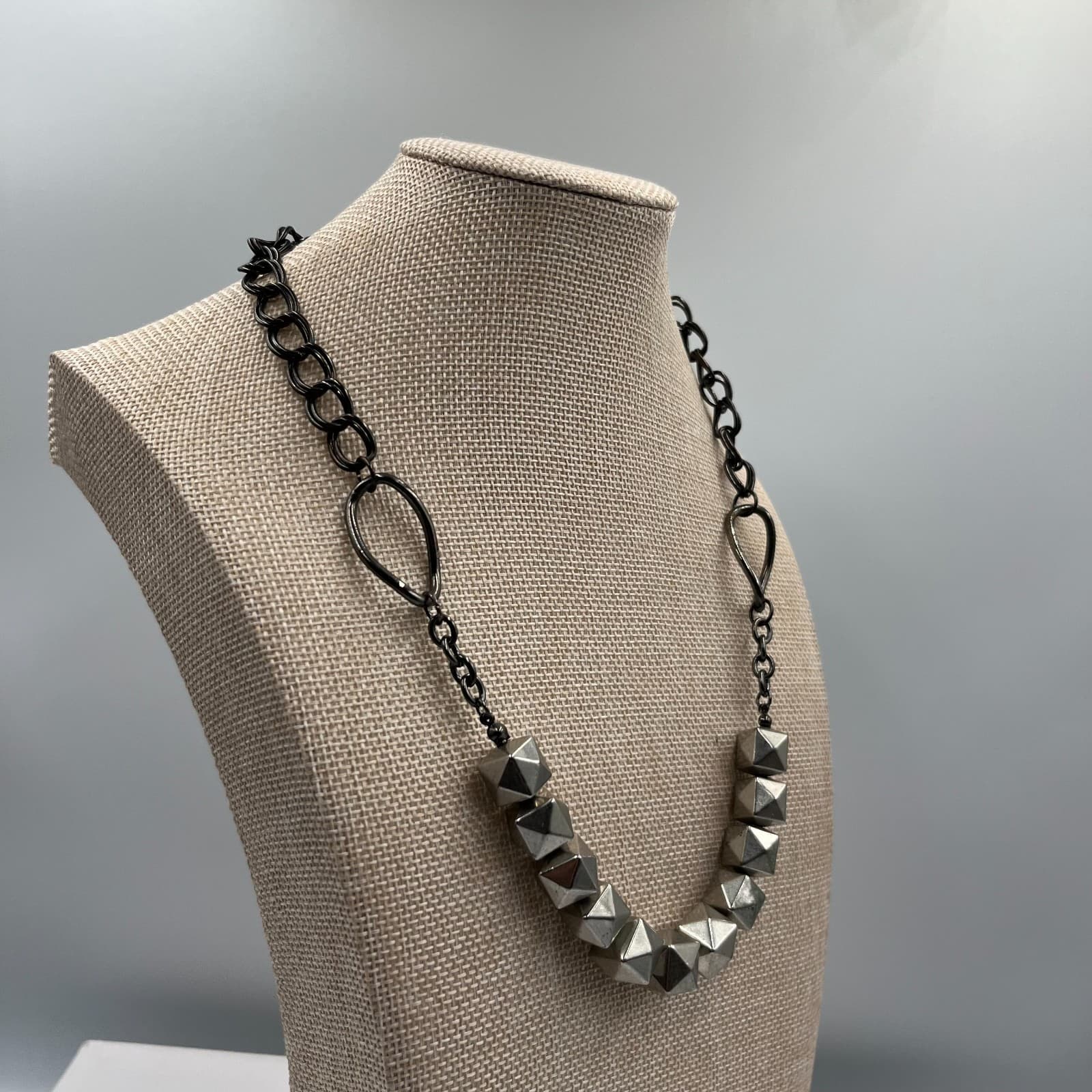 Gunmetal-Tone Urban Chic Silver-Tone Faceted Metal Square Beads Lobster Necklace - Thumbnail 5