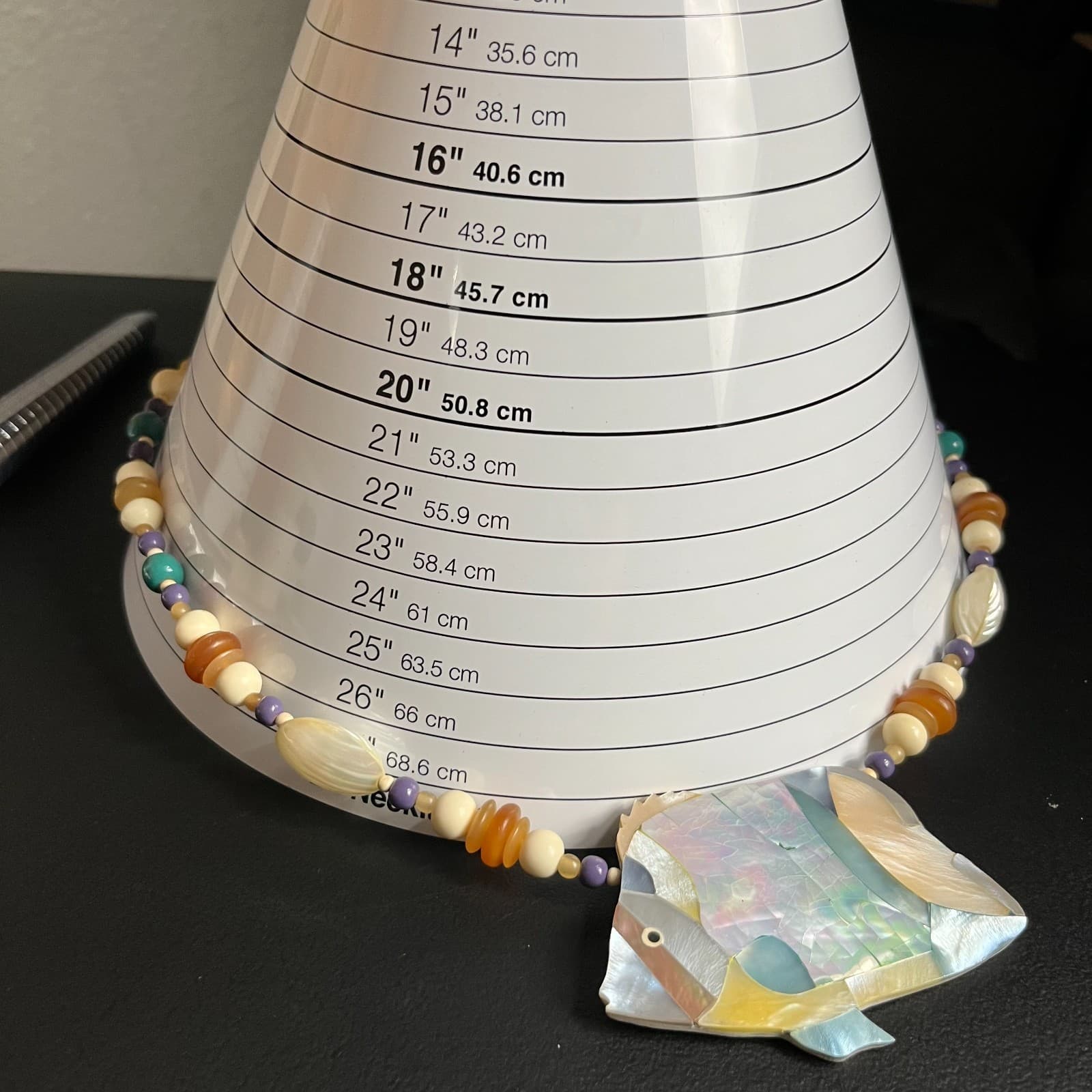 Vintage Artisanal Multicolor Mother-of-Pearl Beggar Bead Fish Pendant Necklace - Thumbnail 8