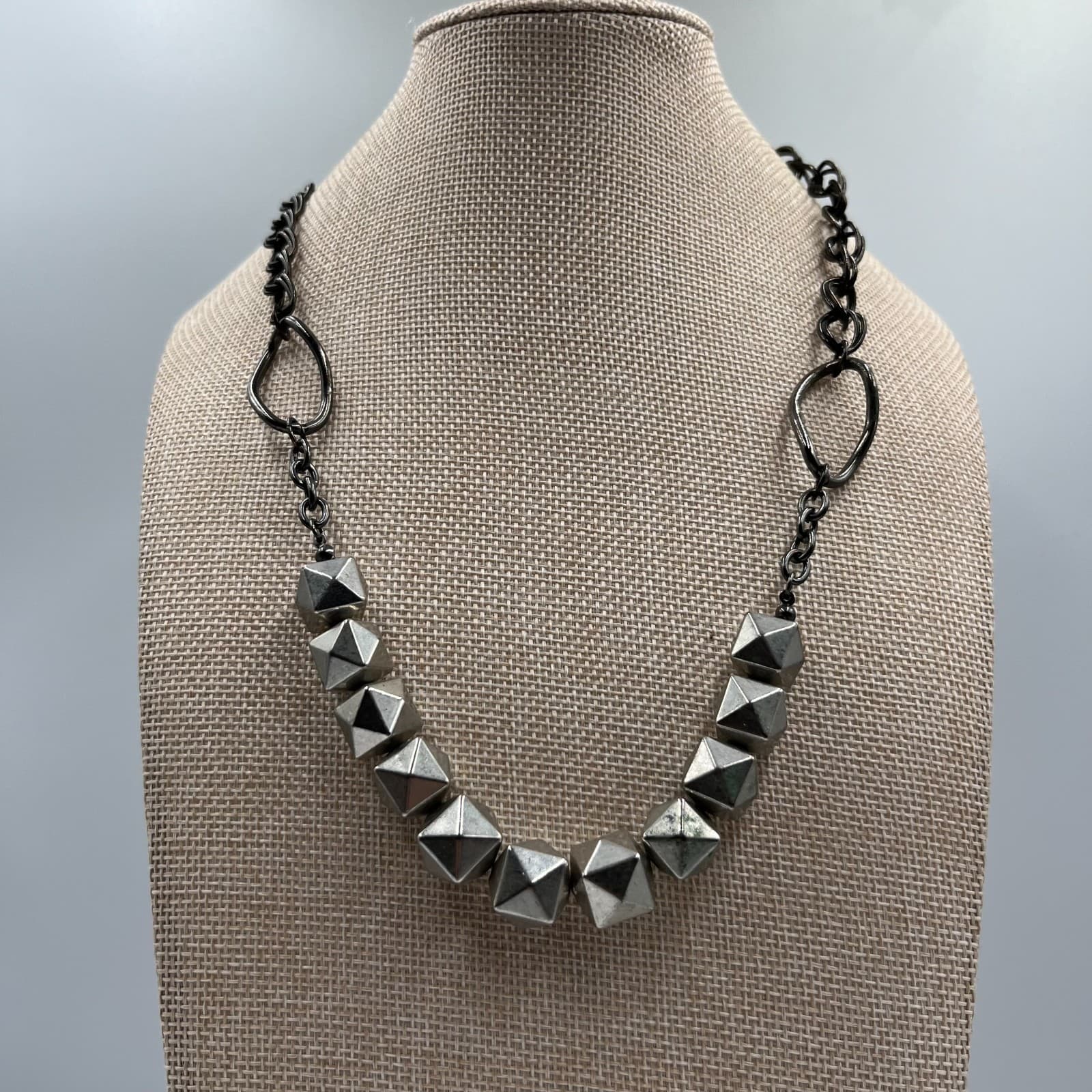 Gunmetal-Tone Urban Chic Silver-Tone Faceted Metal Square Beads Lobster Necklace - Thumbnail 4