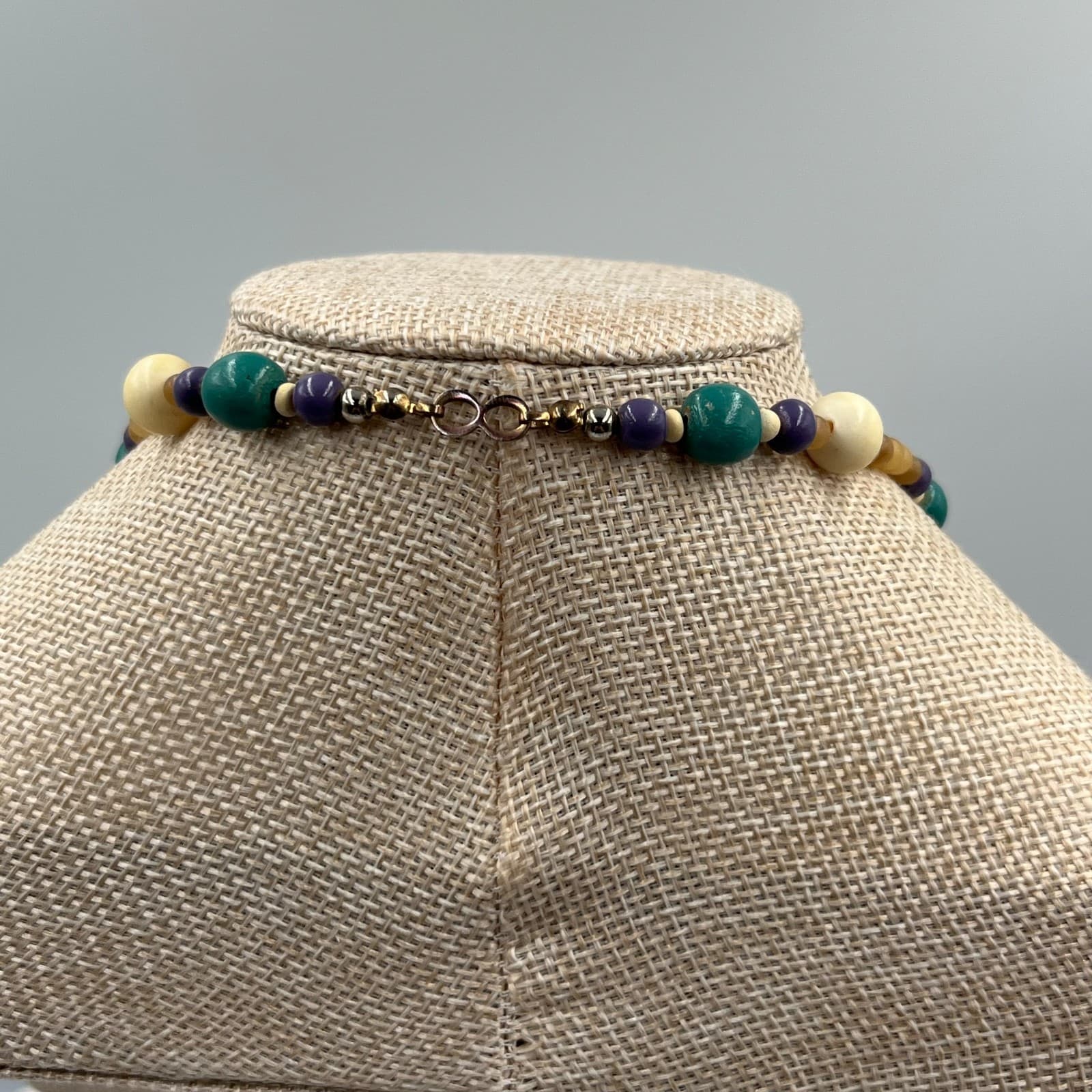 Vintage Artisanal Multicolor Mother-of-Pearl Beggar Bead Fish Pendant Necklace - Thumbnail 7