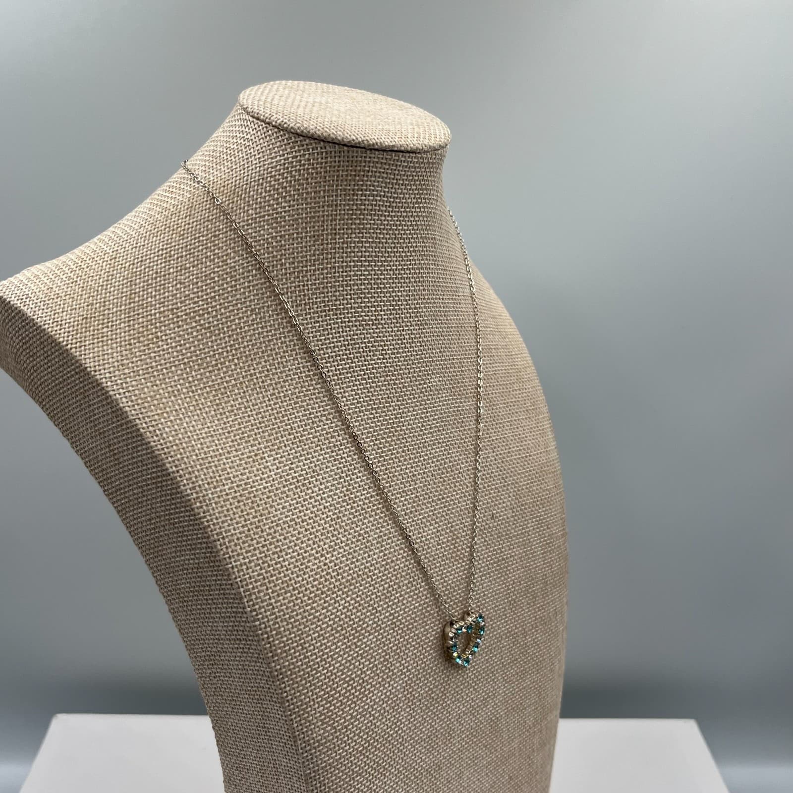 VTG Silver-Tone Teal Faceted Pave-Set Rhinestone Heart Pendant Lobster Necklace - Thumbnail 5