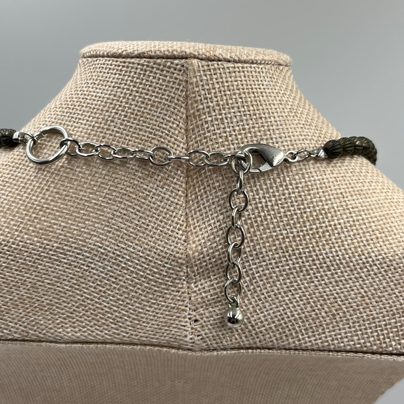 Vintage Silver-Tone Red Green Dyed Howlite Coral Bead Statement Lobster Necklace - Thumbnail 7