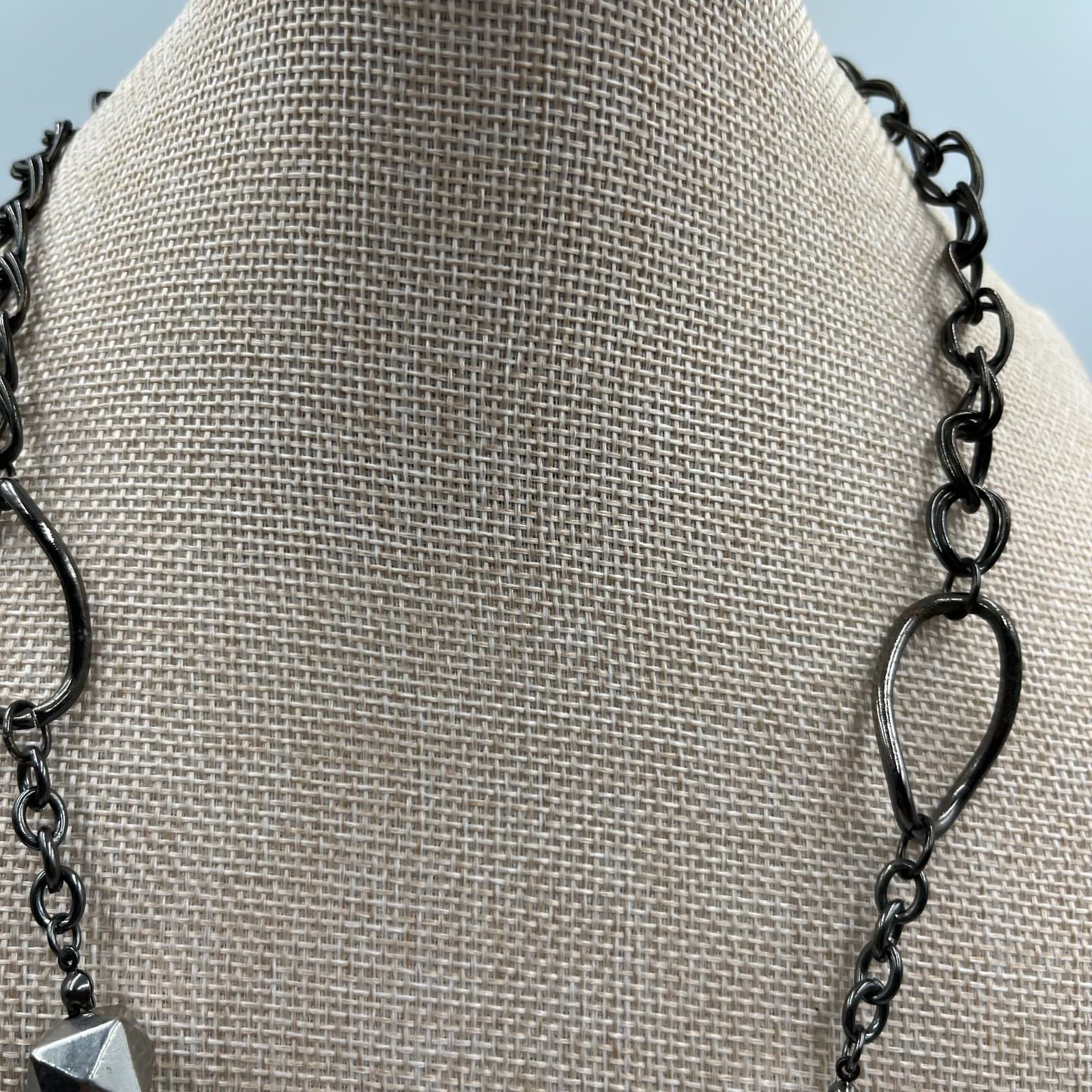 Gunmetal-Tone Urban Chic Silver-Tone Faceted Metal Square Beads Lobster Necklace - Thumbnail 3