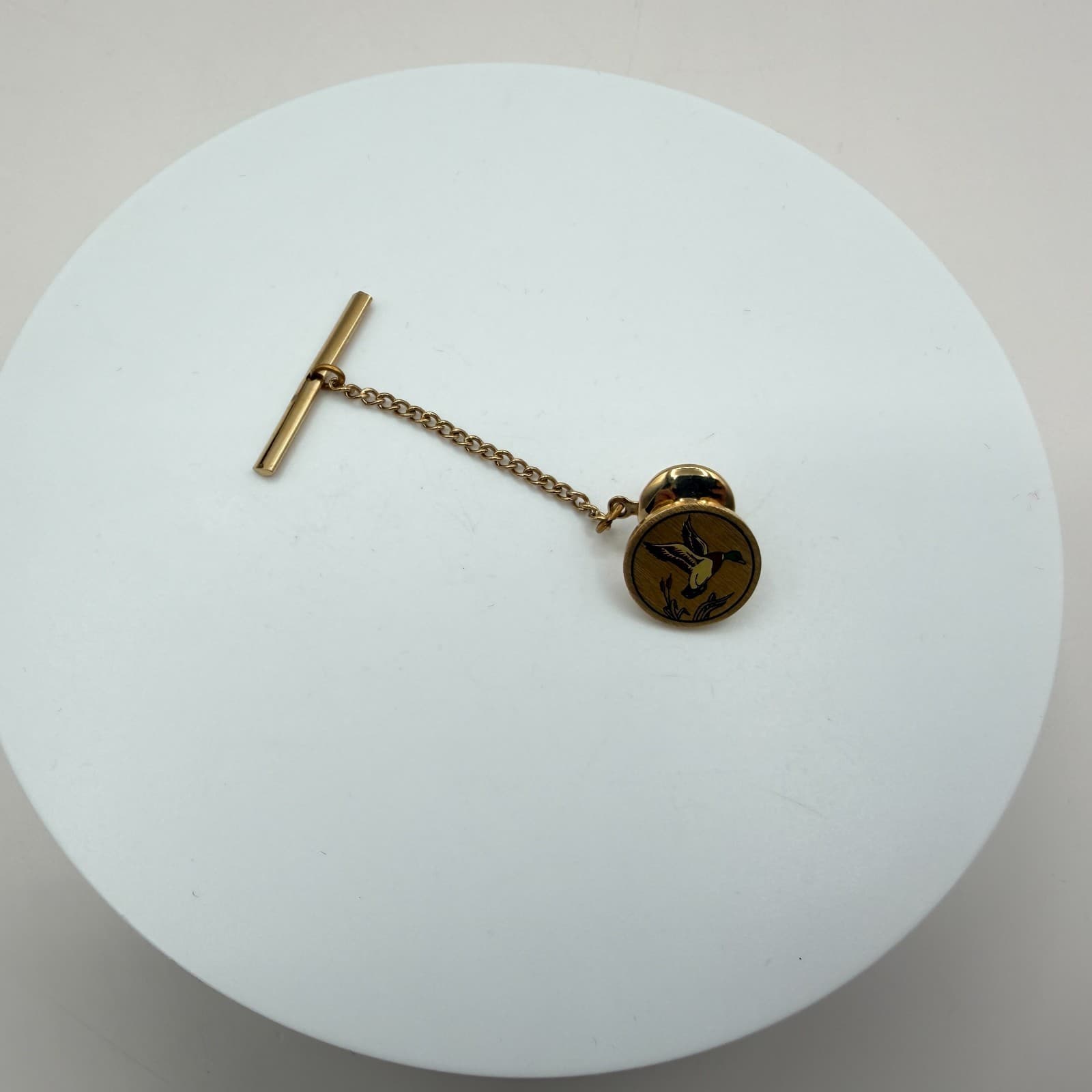 Vintage 80s Gold Tone Flying Duck Enamel Tie Tack Pin with Safety Chain Retro - Thumbnail 4