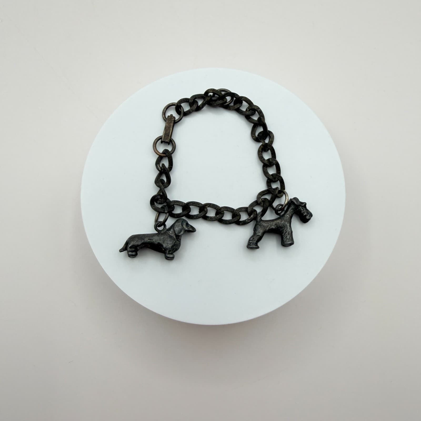 Vintage 90s Pewter Tone Curb Chain Dog Charm Bracelet Women's Classic Jewelry - Thumbnail 2