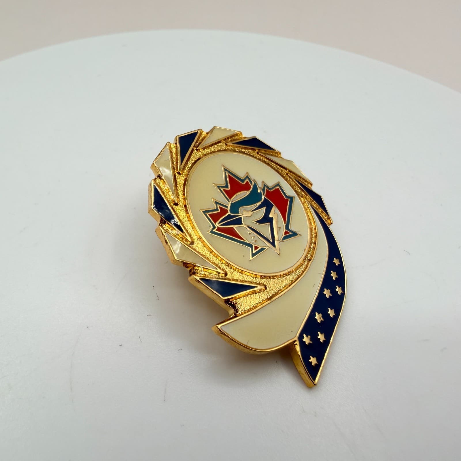 Vintage 1996 Aminco Toronto Blue Jays MLB Pin Gold Tone Enamel Fashion Jewelry - Thumbnail 3