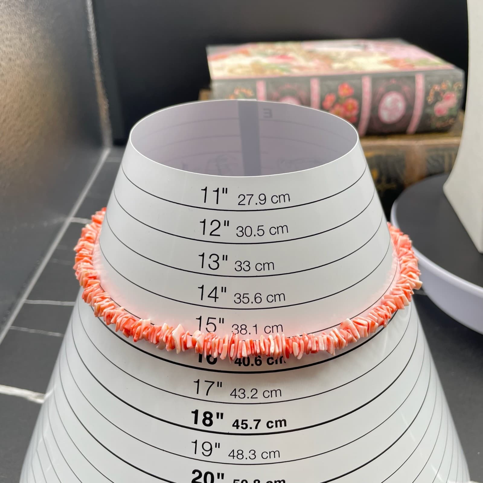 Vintage Pink Classic Beauty Fashion Women's Chip Heishi Beaded Magnetic Necklace - Thumbnail 2