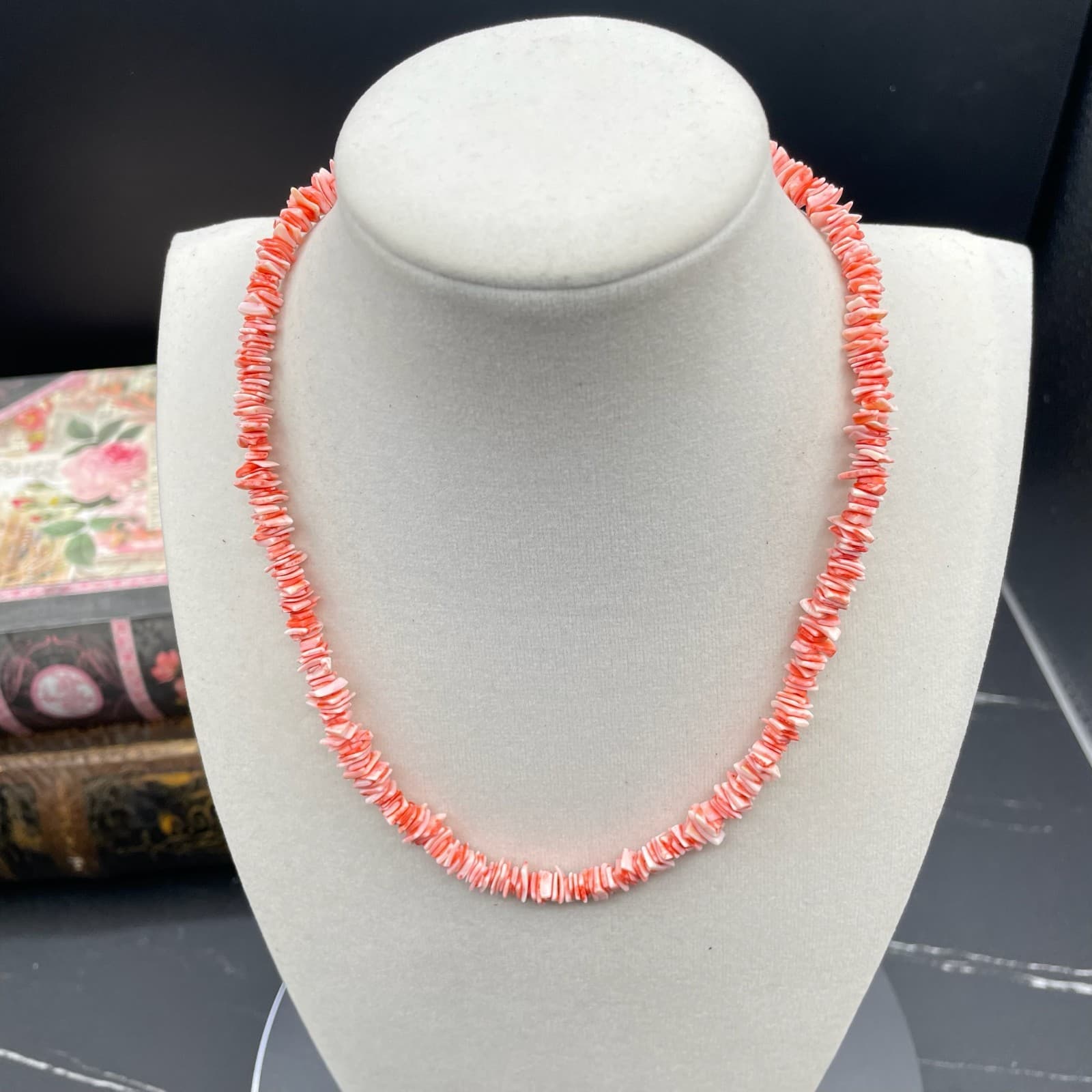 Vintage Pink Classic Beauty Fashion Women's Chip Heishi Beaded Magnetic Necklace - Thumbnail 3