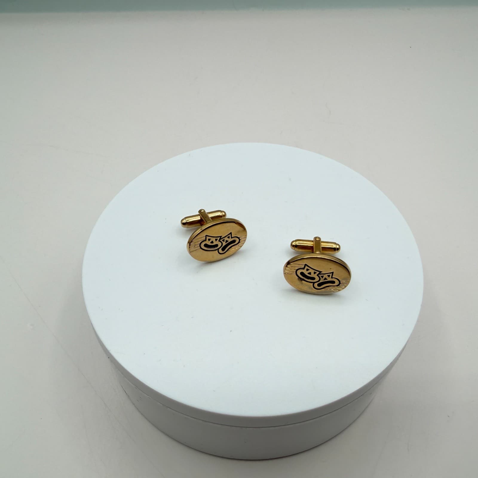 Vintage 90s Gold Tone Comedy Tragedy Theater Masks Oval Cufflinks Art Jewelry - Thumbnail 3